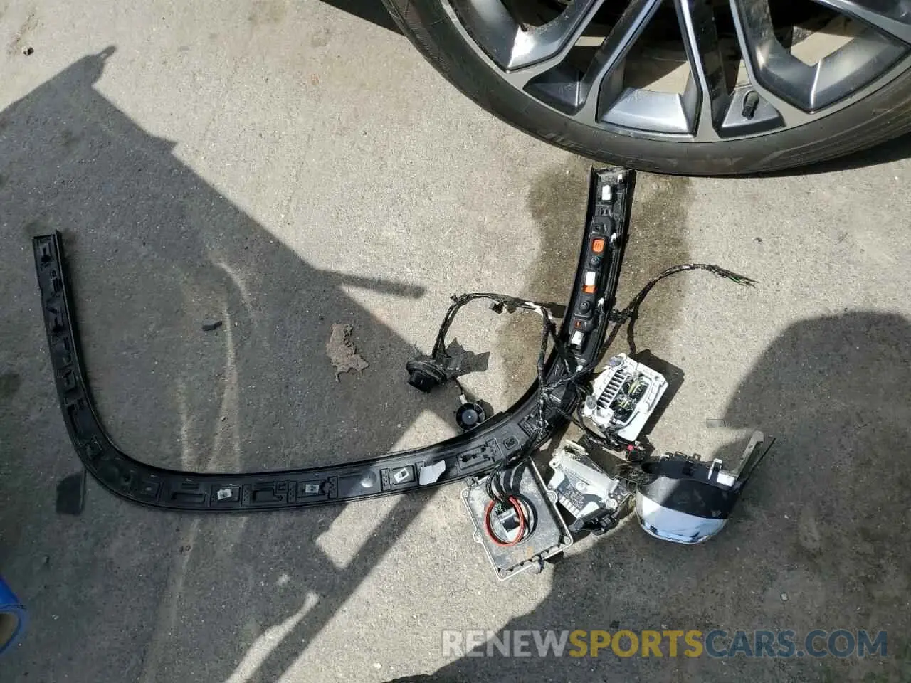 13 Photograph of a damaged car 1C4SJVGJ7NS101713 JEEP GRAND WAGO 2022