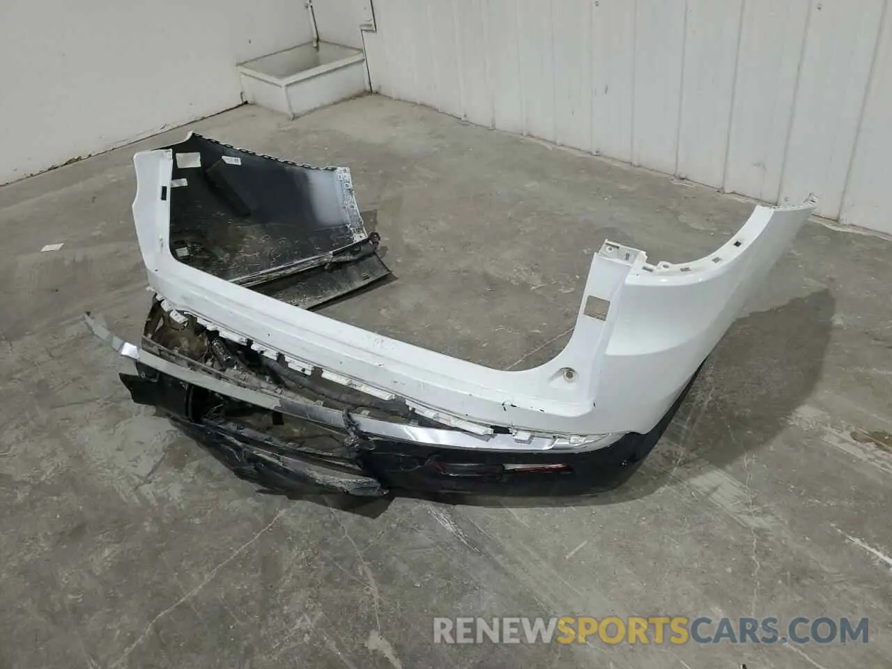 13 Photograph of a damaged car 1C4SJSEP8RS107368 JEEP GRAND WAGO 2024