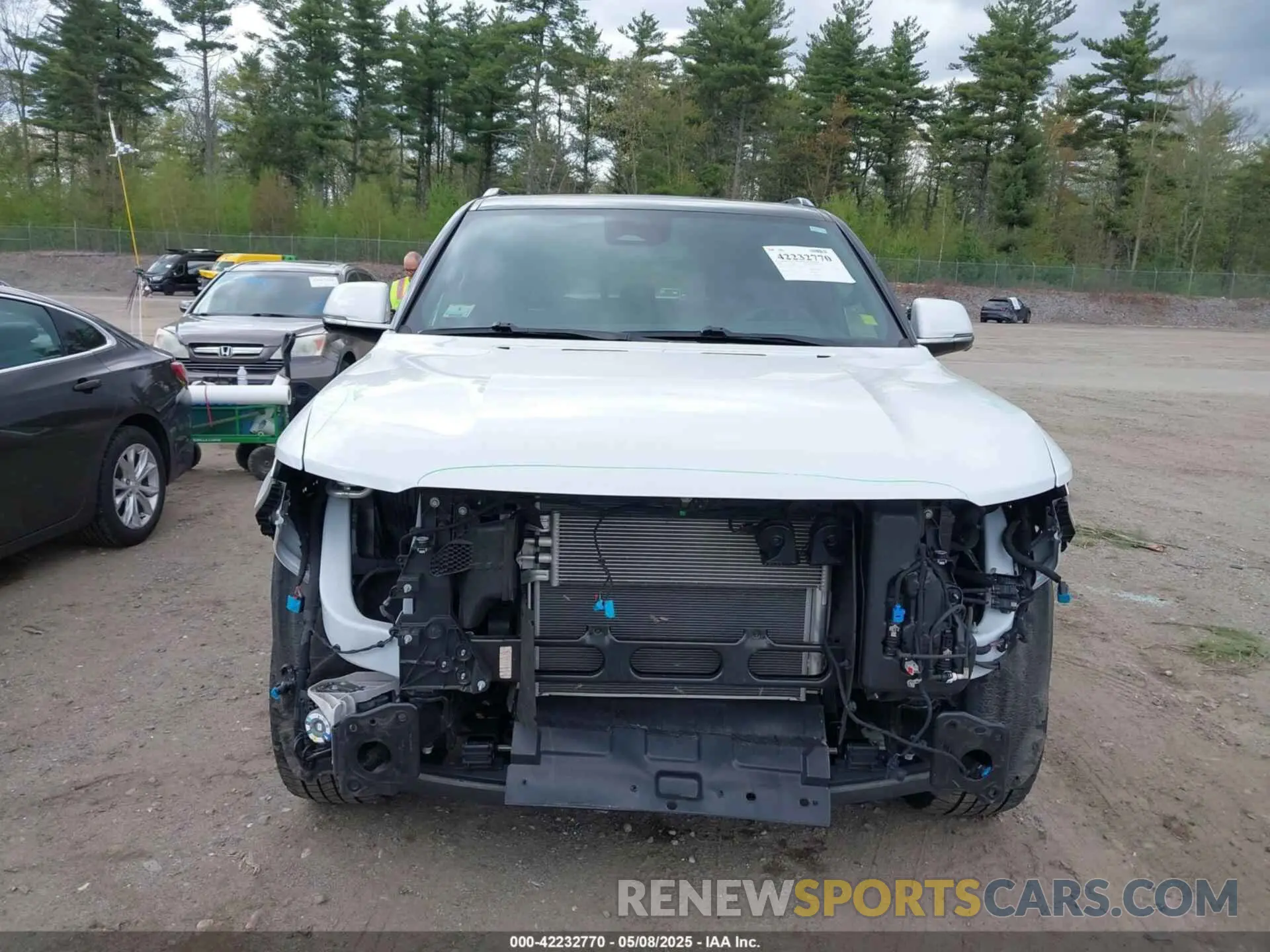 13 Photograph of a damaged car 1C4SJVEJ4NS123980 JEEP GRAND WAGONEER 2022