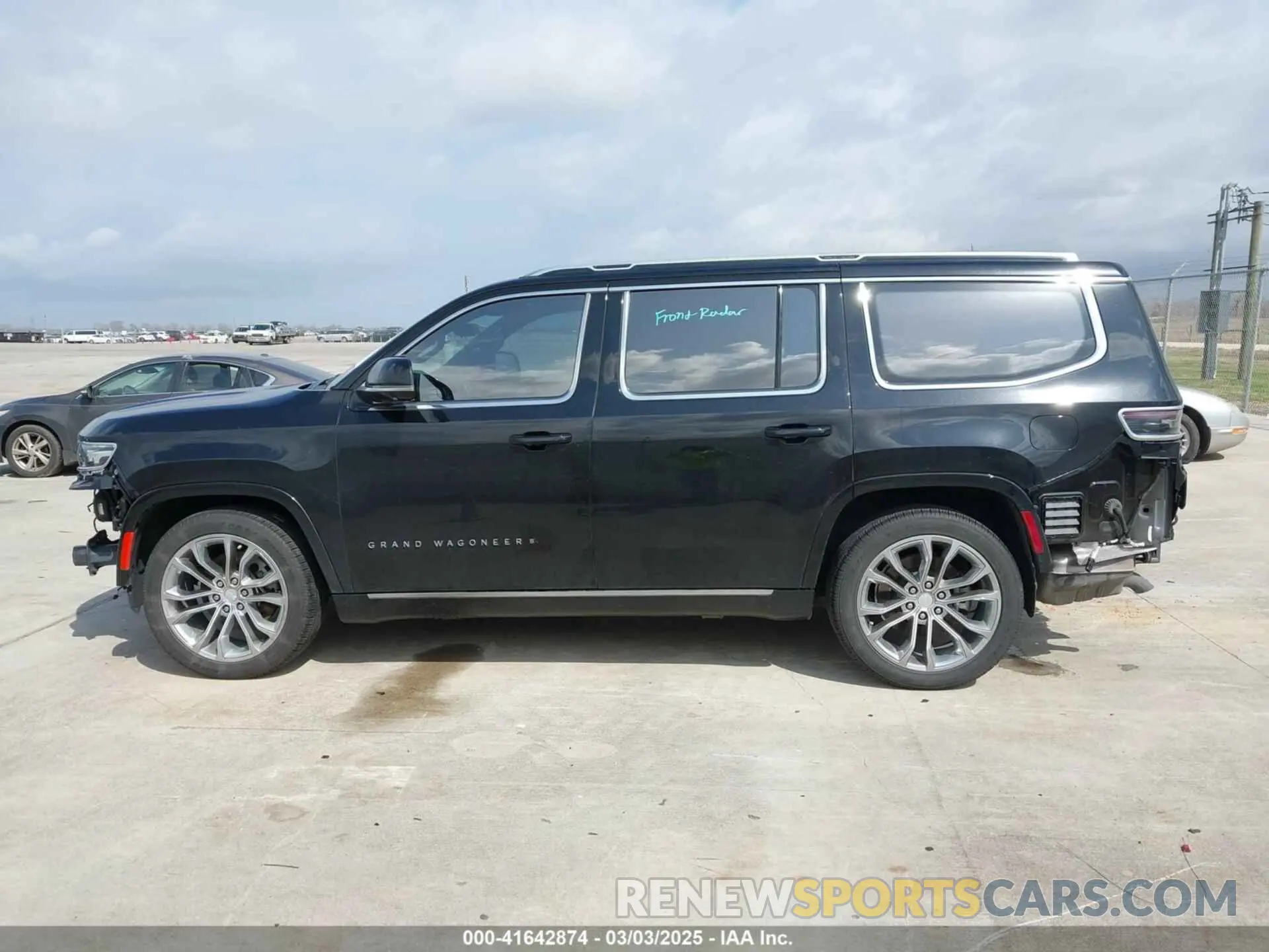 14 Photograph of a damaged car 1C4SJVFJ2NS167359 JEEP GRAND WAGONEER 2022