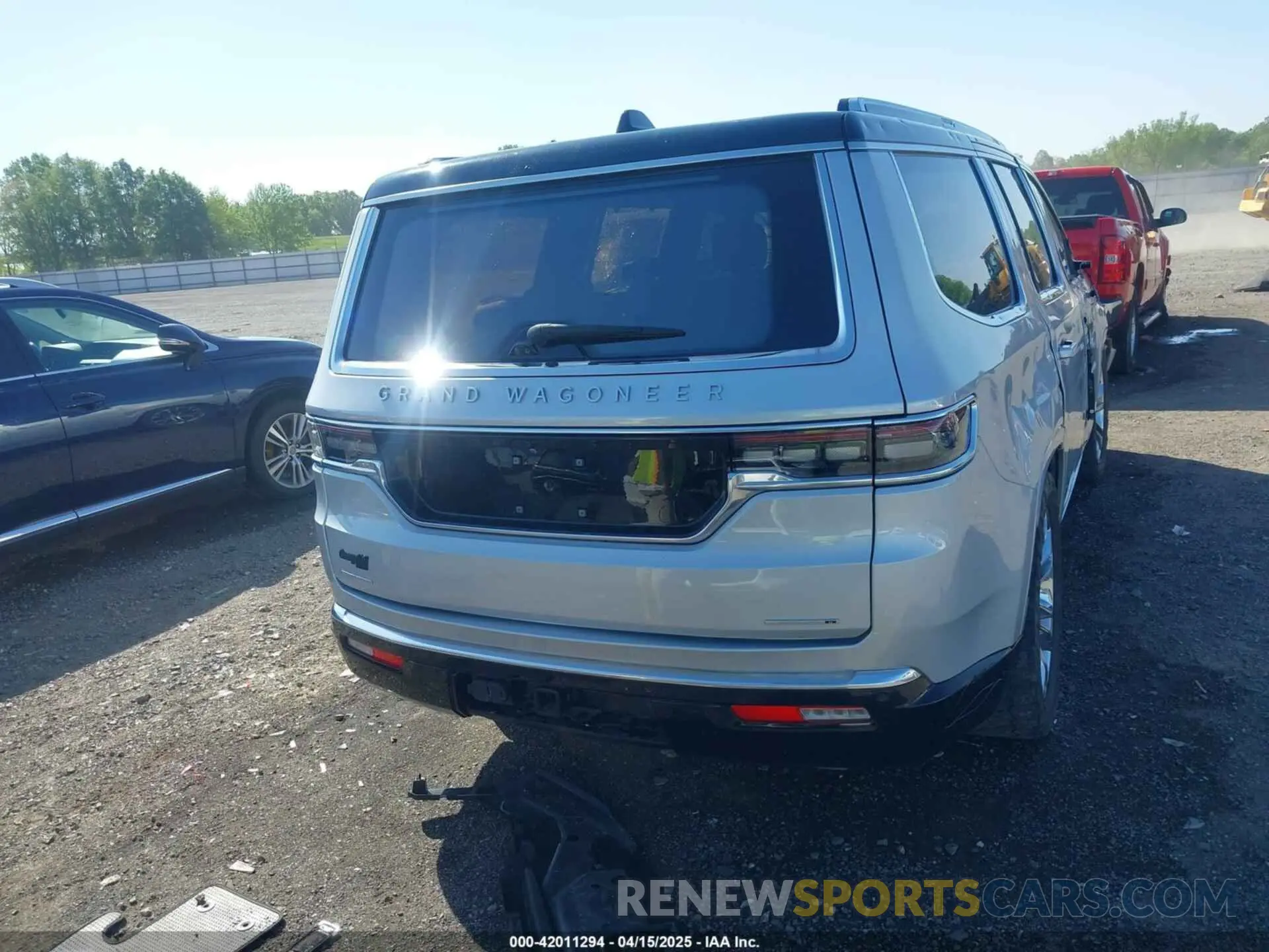 16 Photograph of a damaged car 1C4SJVFJXNS167187 JEEP GRAND WAGONEER 2022