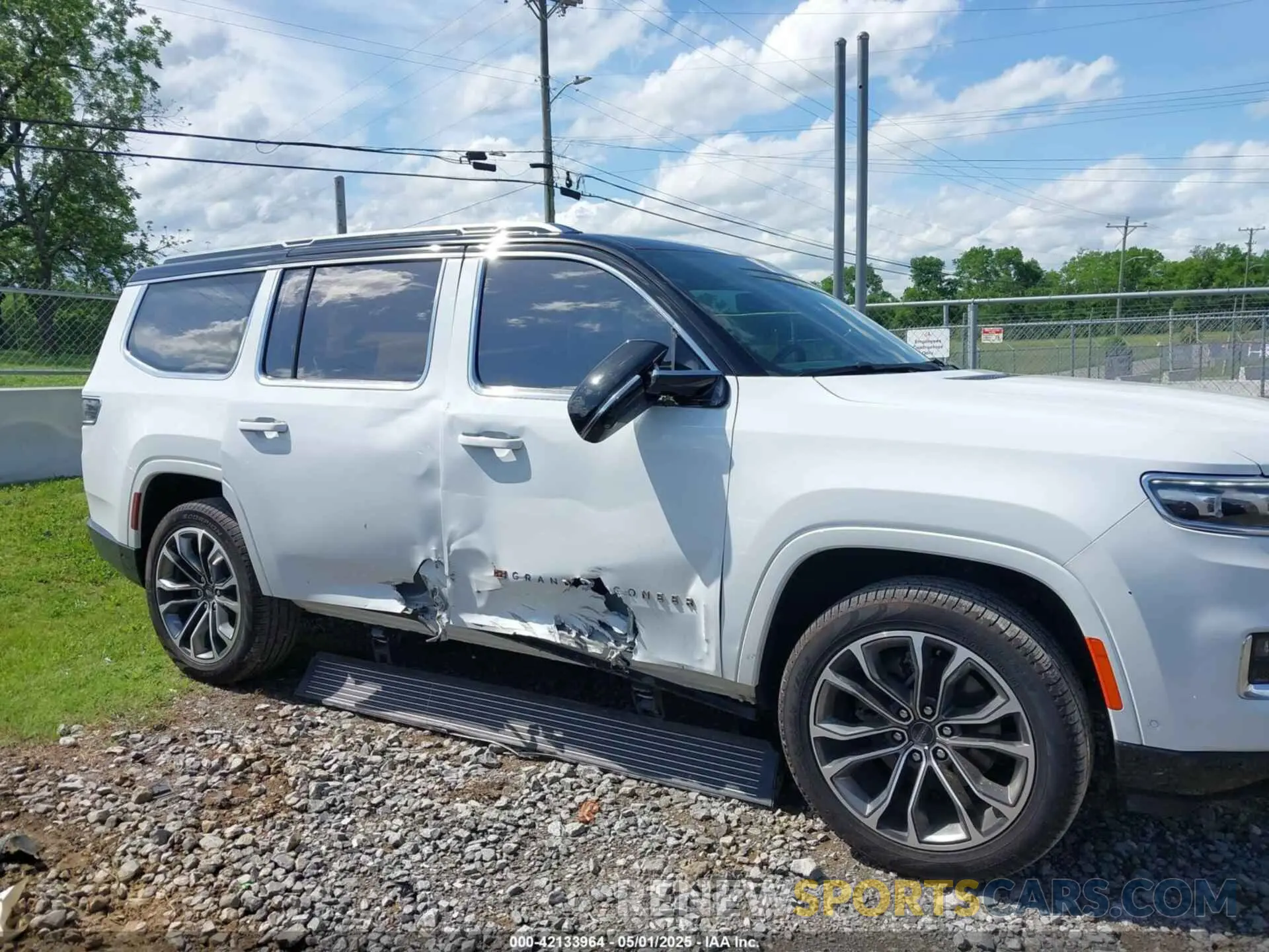 13 Photograph of a damaged car 1C4SJVGP5PS503964 JEEP GRAND WAGONEER 2023