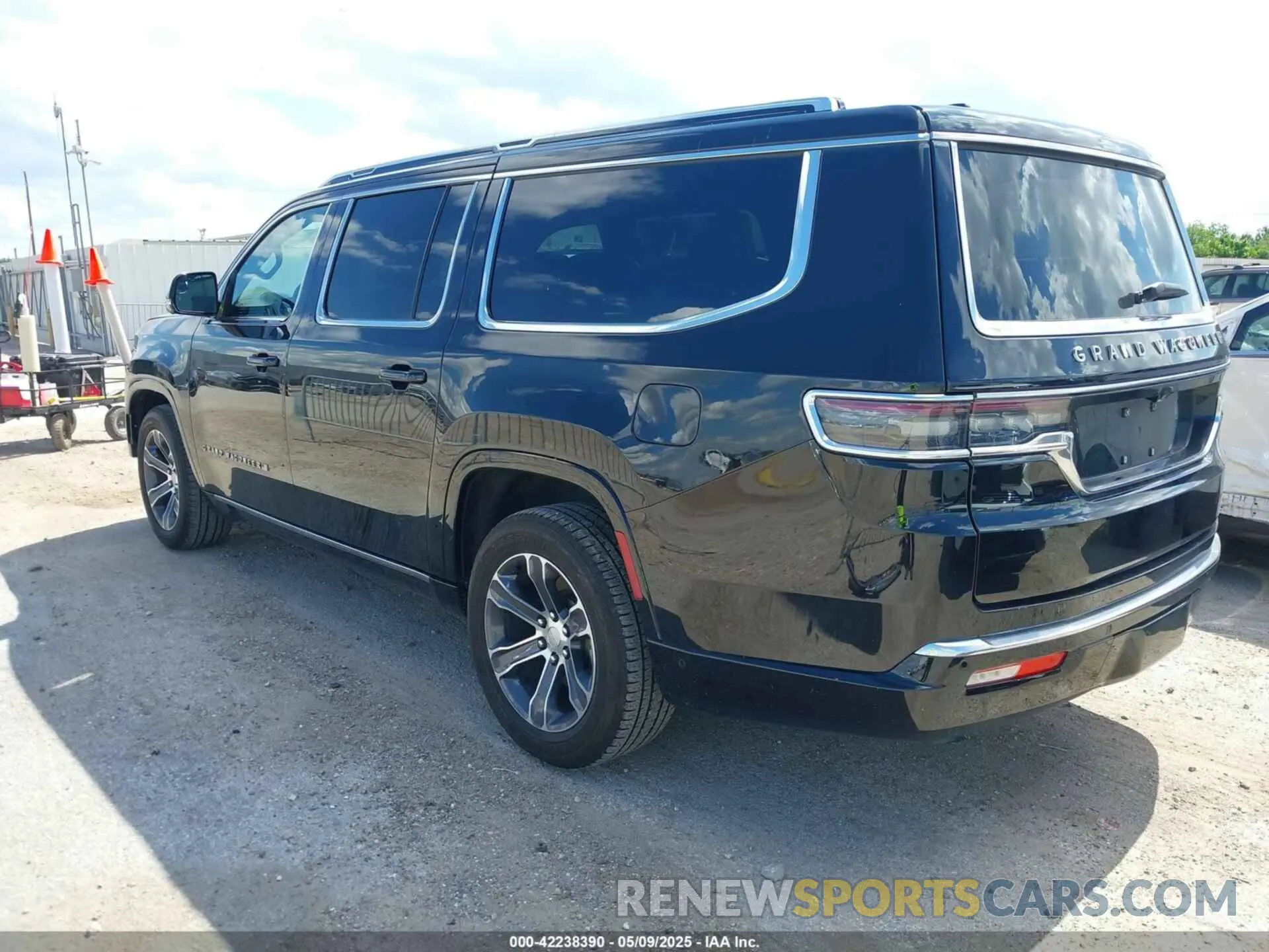 3 Photograph of a damaged car 1C4SJSEP6RS112360 JEEP GRAND WAGONEER L 2024