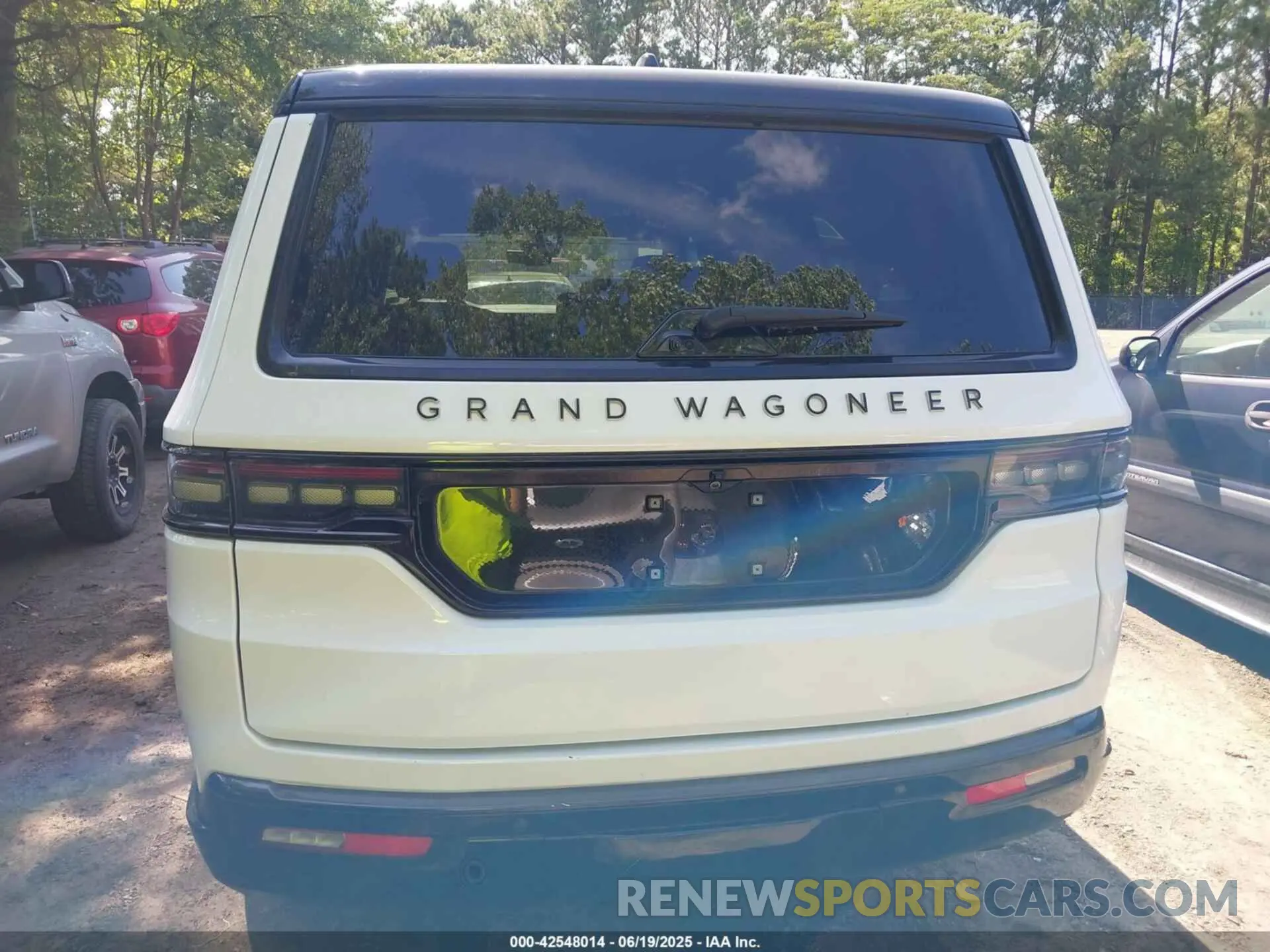 16 Photograph of a damaged car 1C4SJSFP8RS150090 JEEP GRAND WAGONEER L 2024