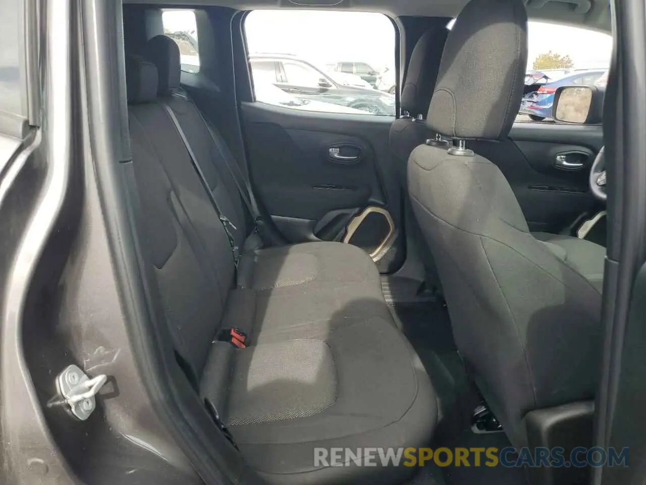 10 Photograph of a damaged car ZACCJBAW7GPD63778 JEEP RENEGADE 2019