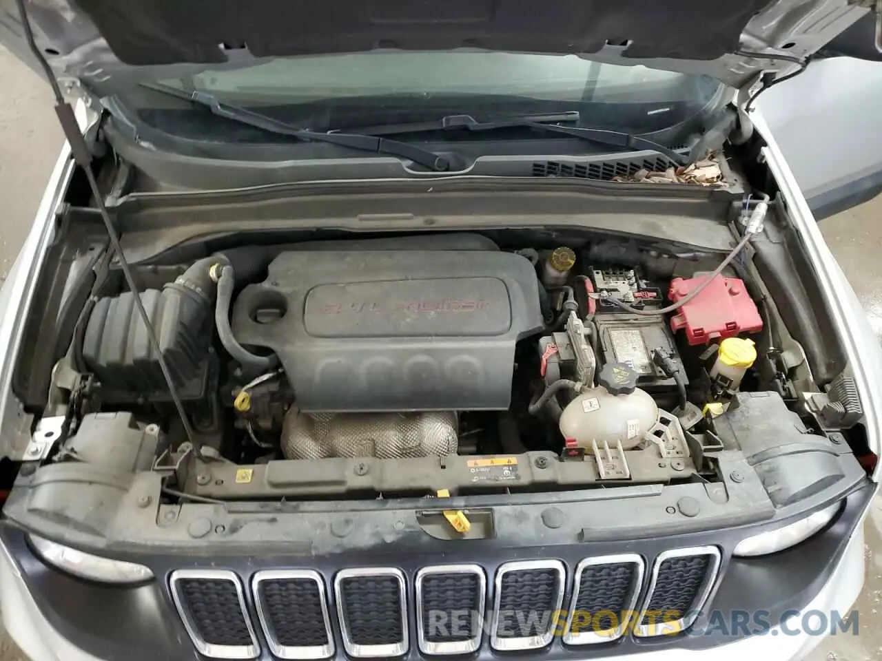 12 Photograph of a damaged car ZACNJAAB1KPK15342 JEEP RENEGADE 2019