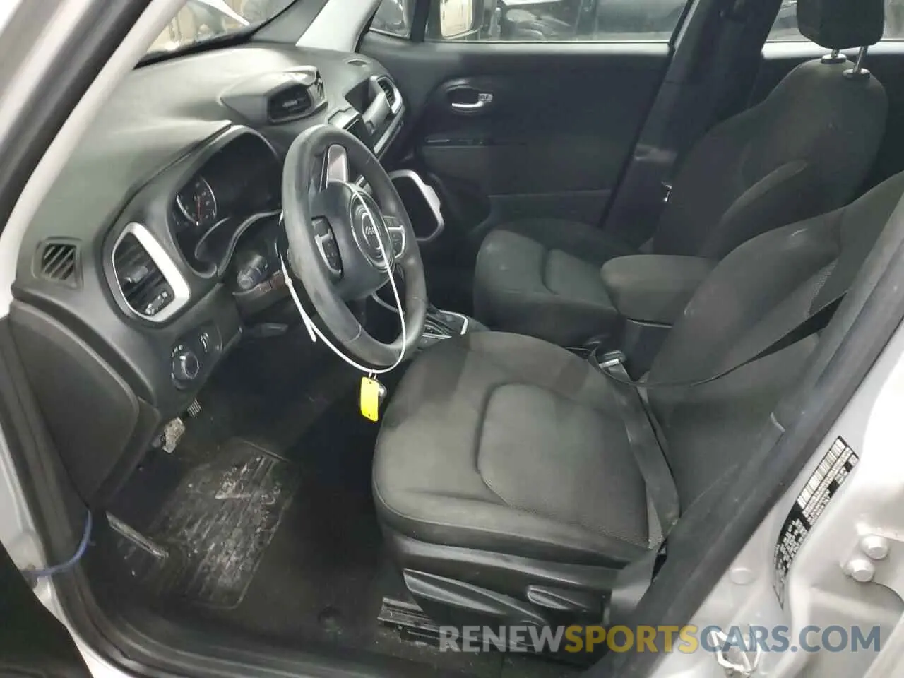 7 Photograph of a damaged car ZACNJAAB1KPK15342 JEEP RENEGADE 2019