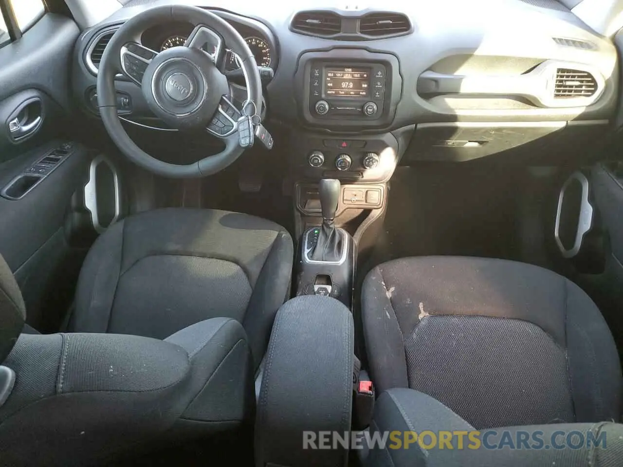 8 Photograph of a damaged car ZACNJAAB3KPK13477 JEEP RENEGADE 2019