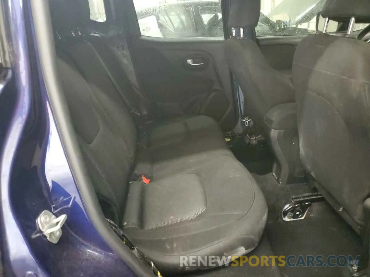 10 Photograph of a damaged car ZACNJAAB6KPK24229 JEEP RENEGADE 2019
