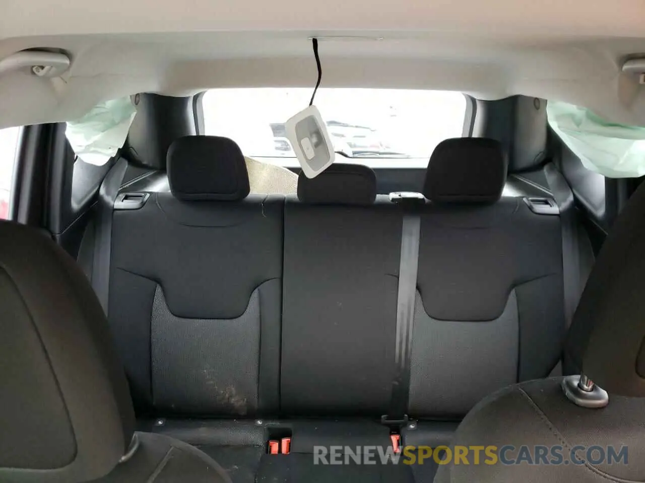 10 Photograph of a damaged car ZACNJAAB8KPK10364 JEEP RENEGADE 2019