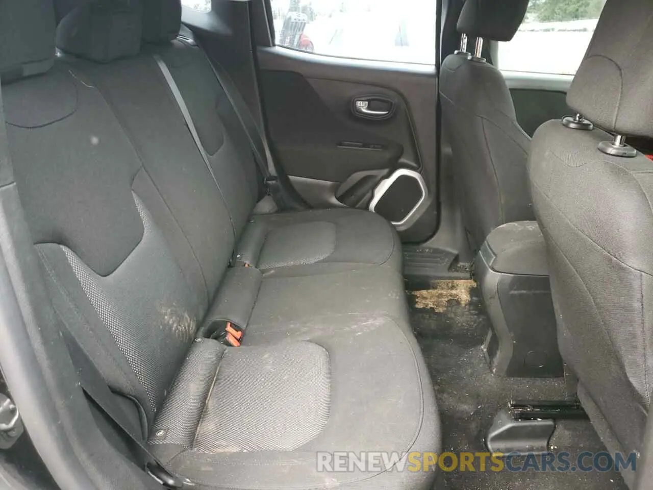 11 Photograph of a damaged car ZACNJAAB8KPK10364 JEEP RENEGADE 2019