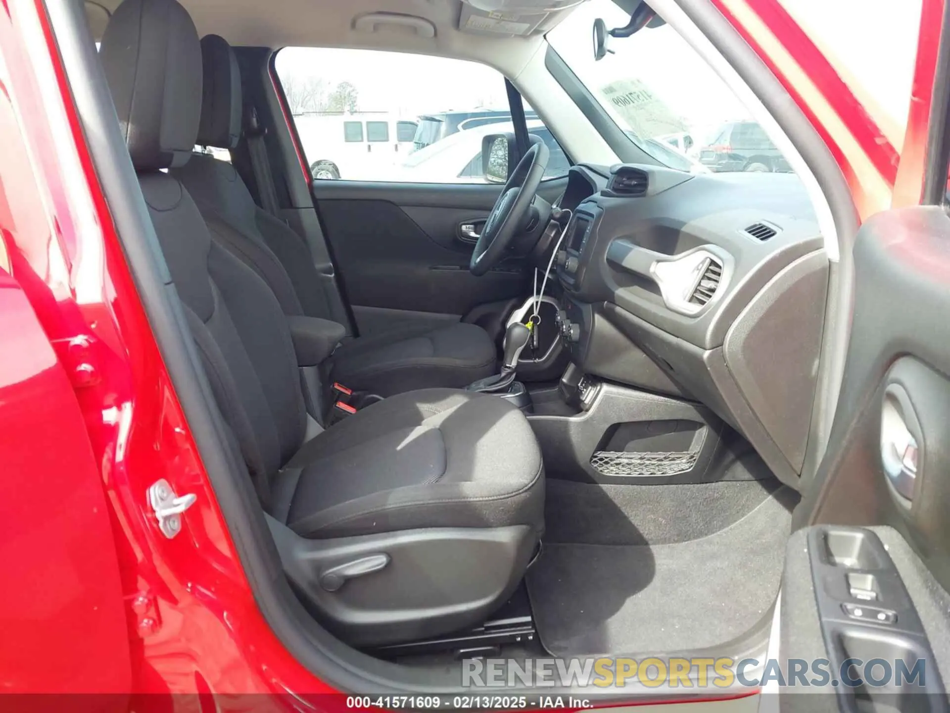 5 Photograph of a damaged car ZACNJAAB8KPK37967 JEEP RENEGADE 2019