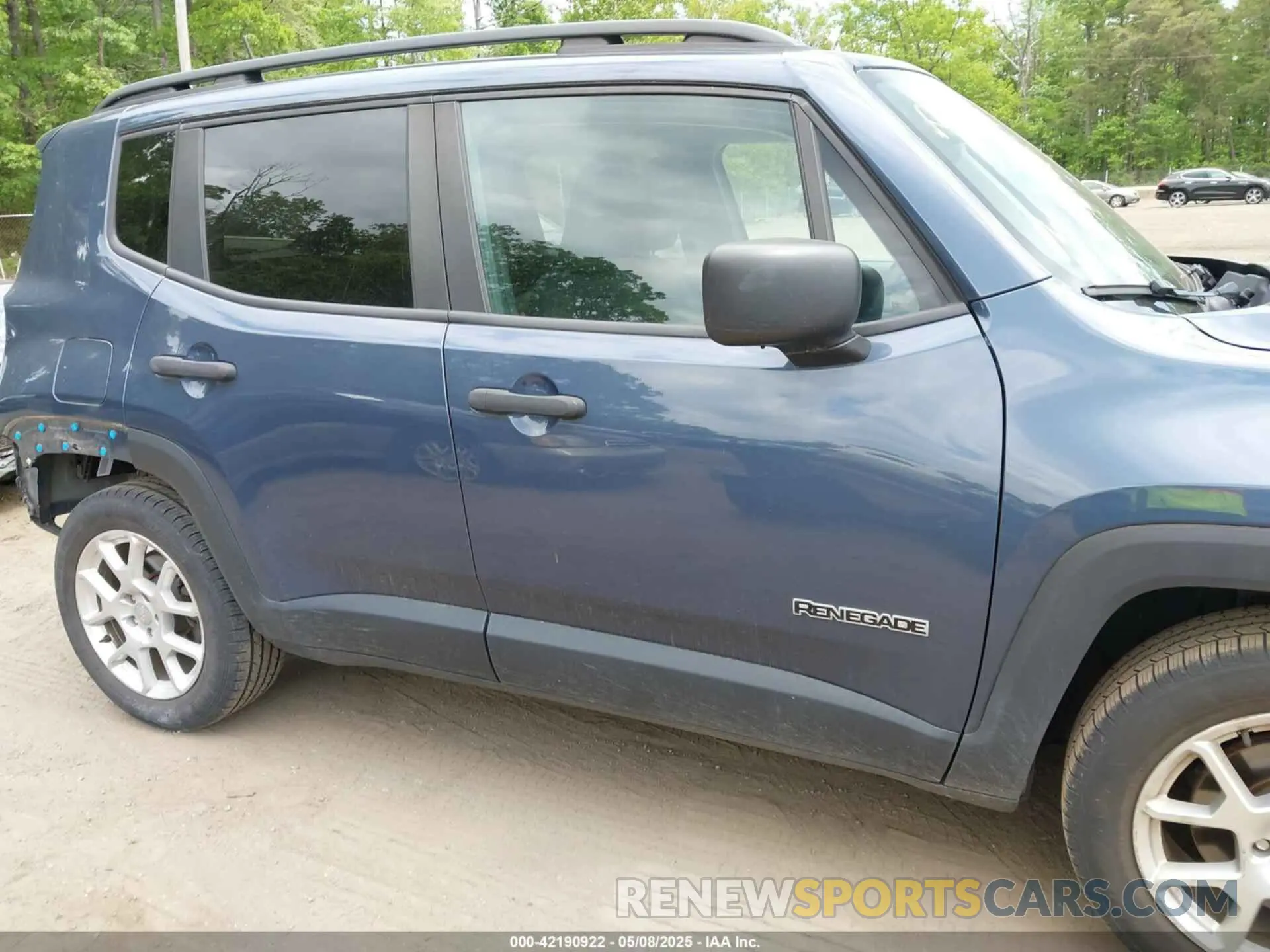 13 Photograph of a damaged car ZACNJAAB9KPK76101 JEEP RENEGADE 2019