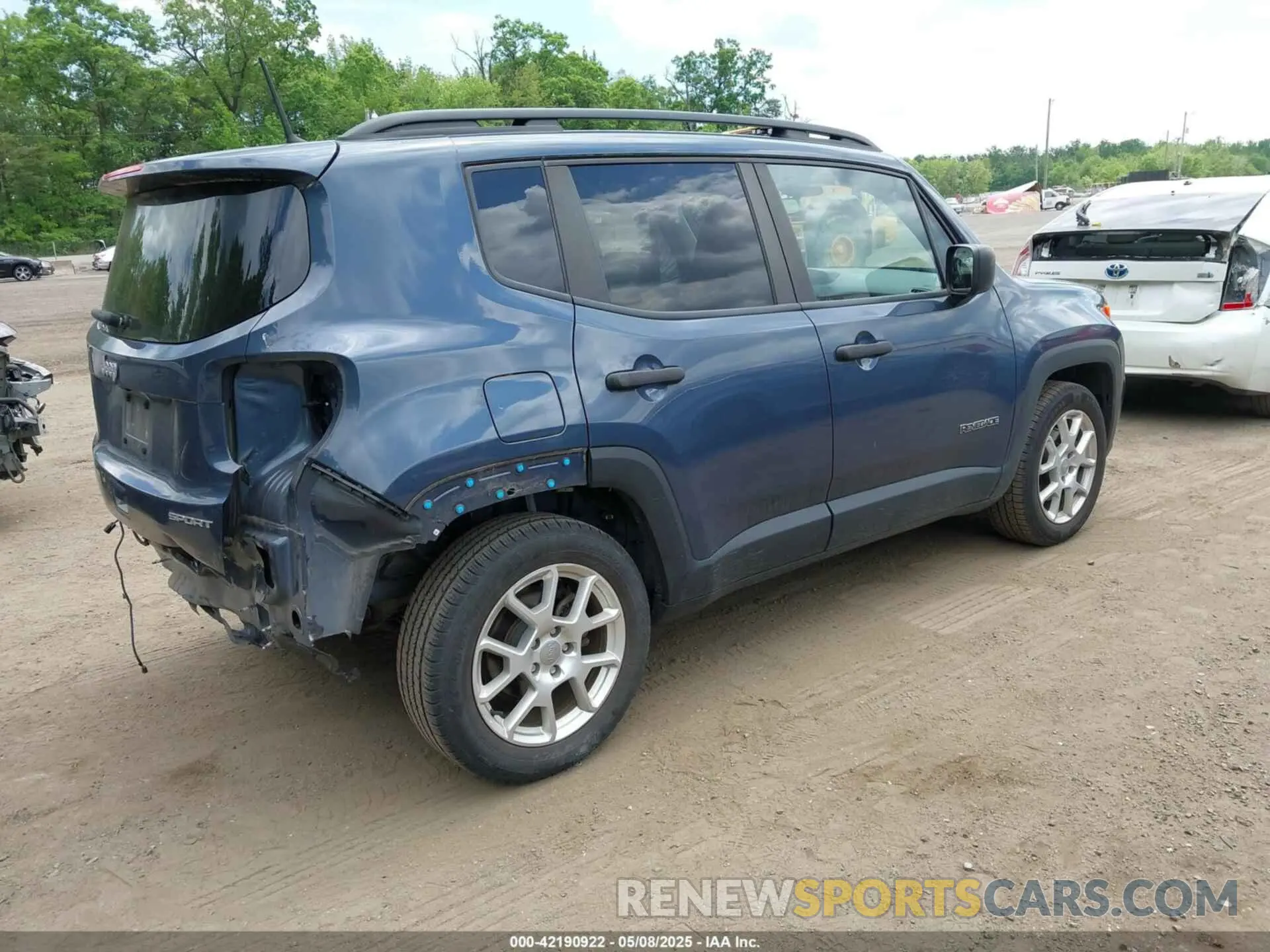 4 Photograph of a damaged car ZACNJAAB9KPK76101 JEEP RENEGADE 2019