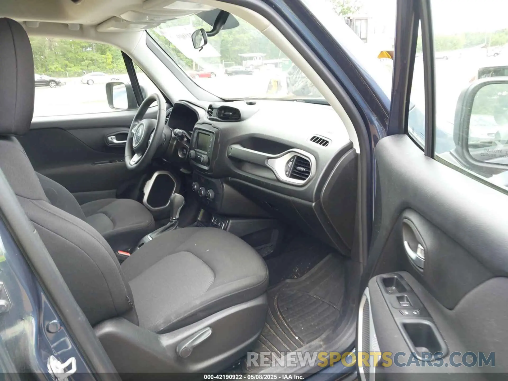 5 Photograph of a damaged car ZACNJAAB9KPK76101 JEEP RENEGADE 2019
