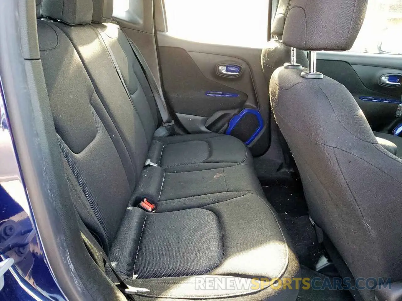 10 Photograph of a damaged car ZACNJAABXKPK14349 JEEP RENEGADE 2019