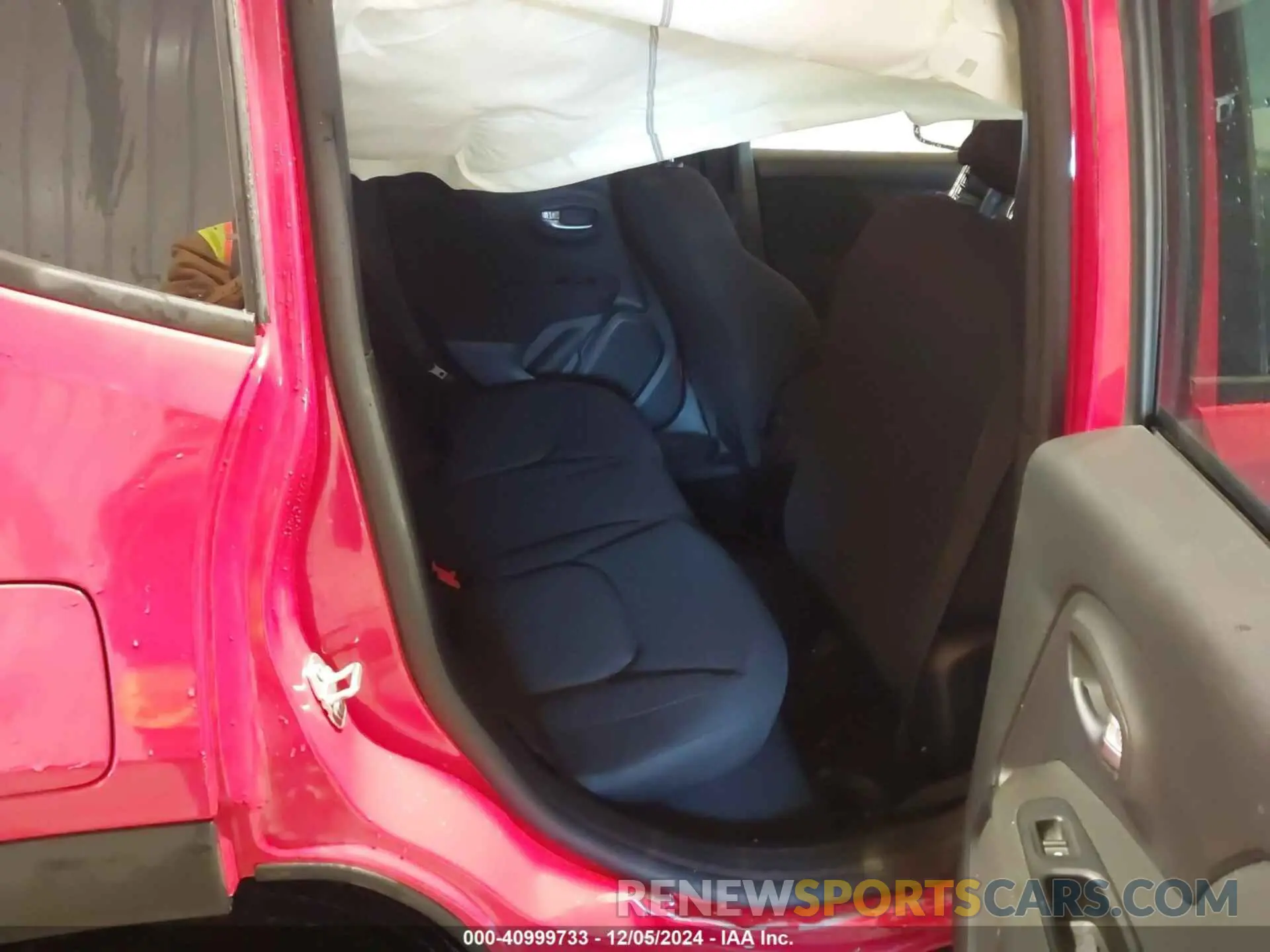 8 Photograph of a damaged car ZACNJAABXKPK24931 JEEP RENEGADE 2019
