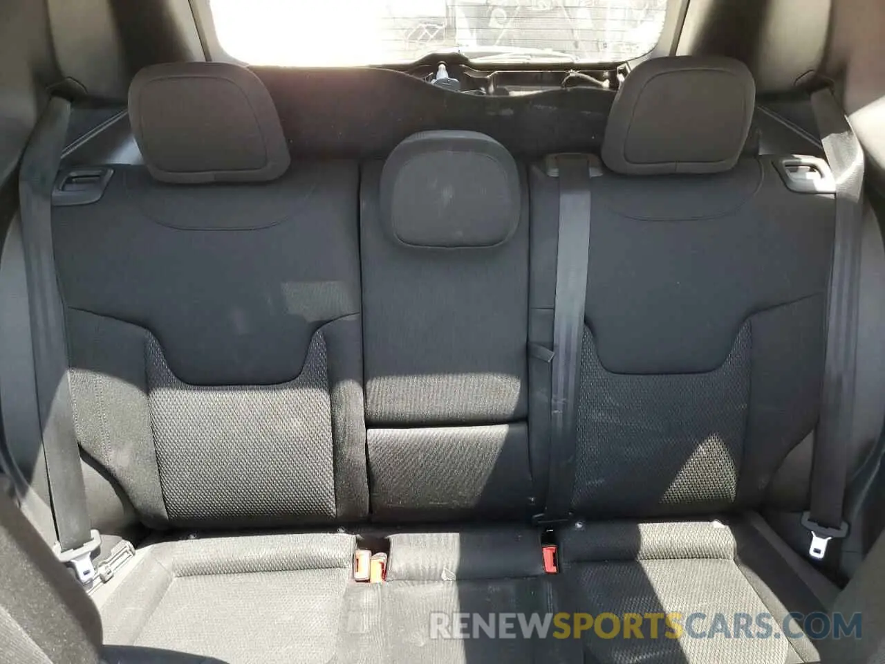 10 Photograph of a damaged car ZACNJAB16KPK38007 JEEP RENEGADE 2019
