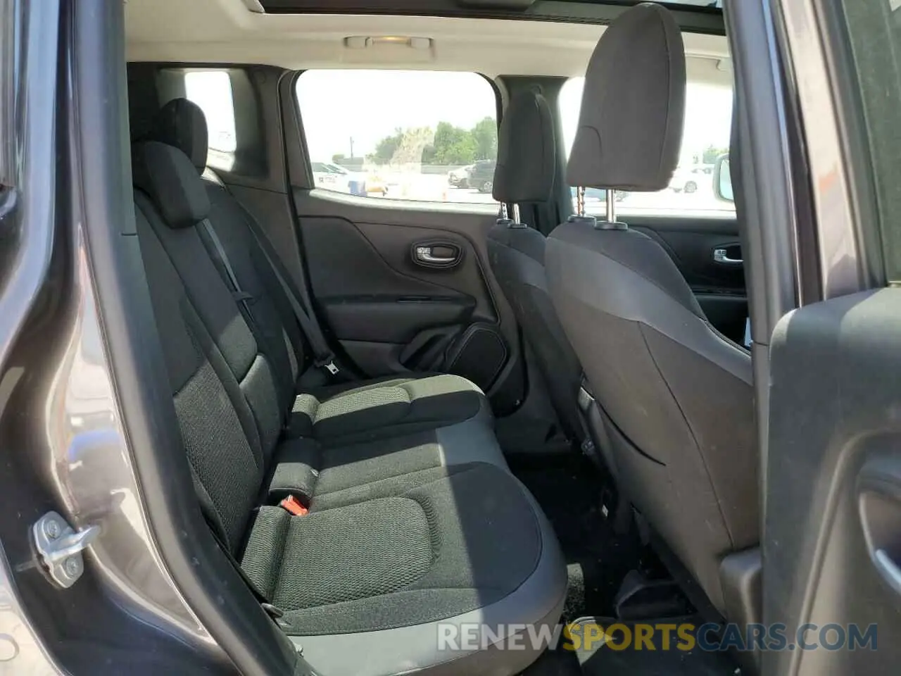 11 Photograph of a damaged car ZACNJAB16KPK38007 JEEP RENEGADE 2019