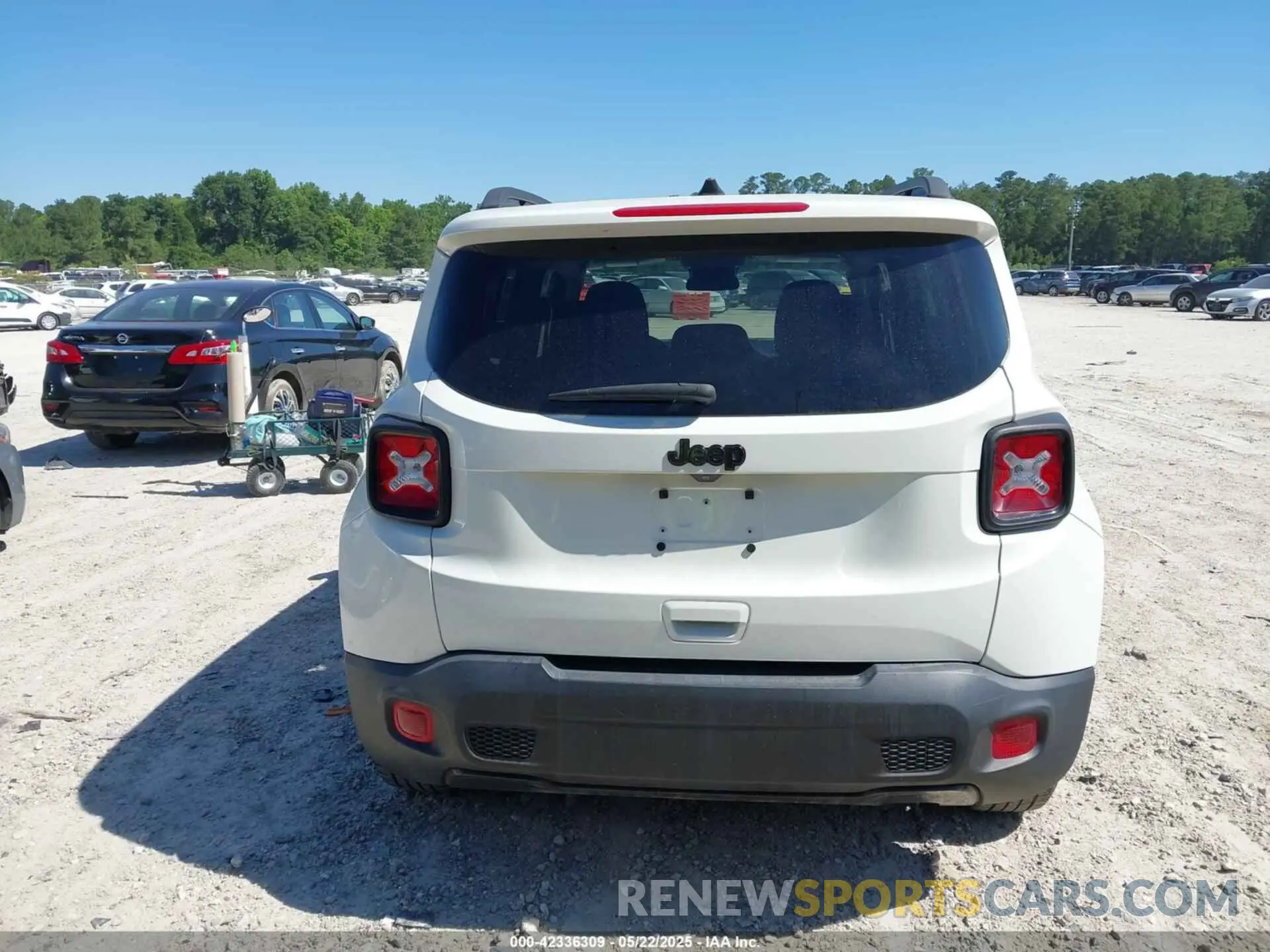 16 Photograph of a damaged car ZACNJAB16KPK42882 JEEP RENEGADE 2019