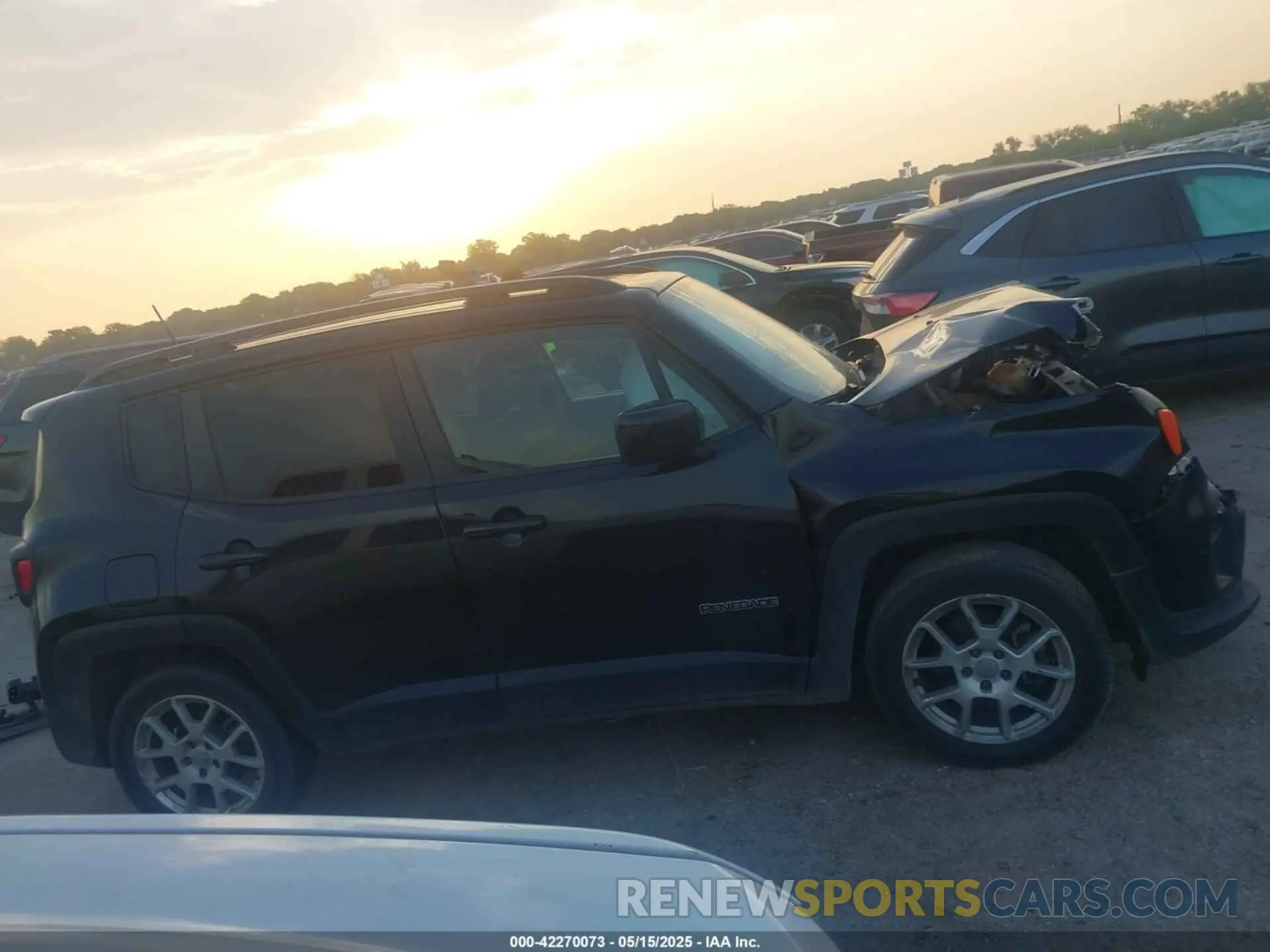 12 Photograph of a damaged car ZACNJABB0KPJ75446 JEEP RENEGADE 2019