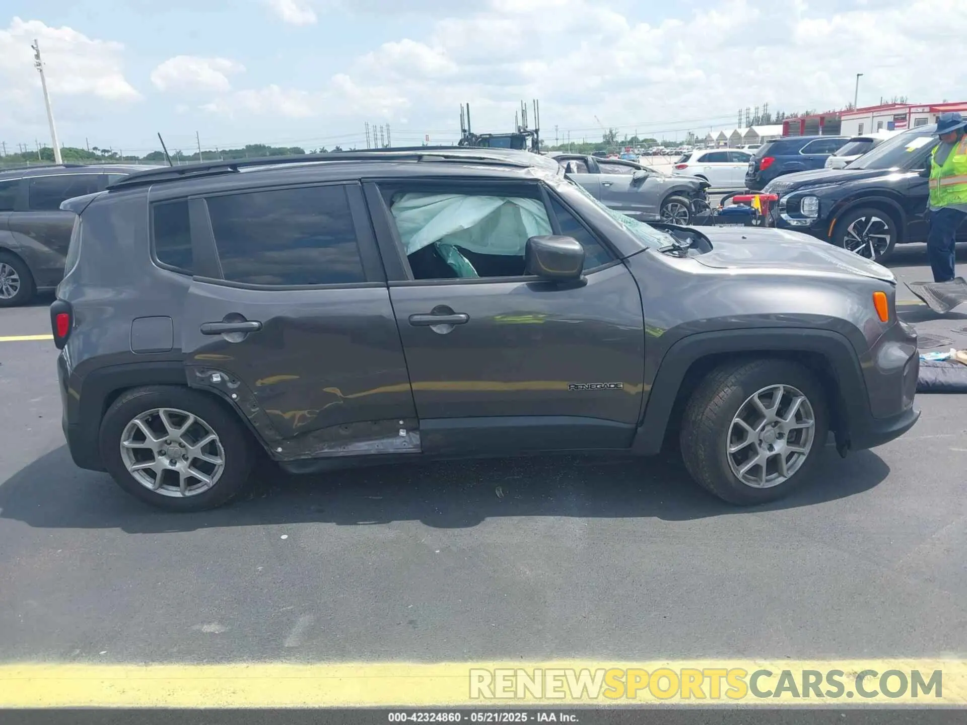 12 Photograph of a damaged car ZACNJABB0KPK03648 JEEP RENEGADE 2019