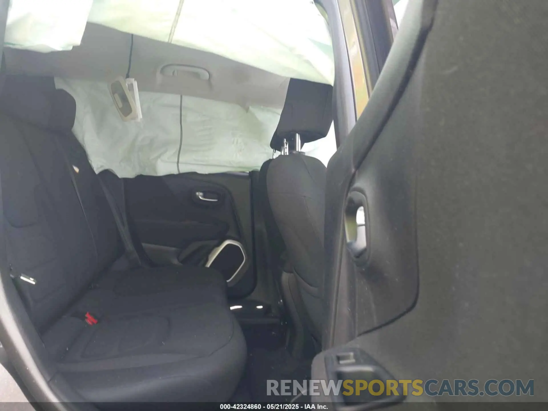 8 Photograph of a damaged car ZACNJABB0KPK03648 JEEP RENEGADE 2019