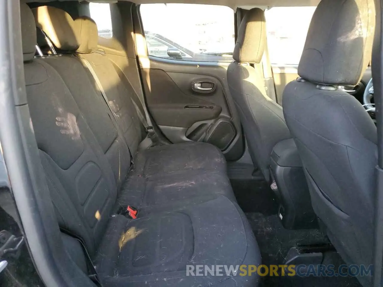 11 Photograph of a damaged car ZACNJABB0KPK61792 JEEP RENEGADE 2019