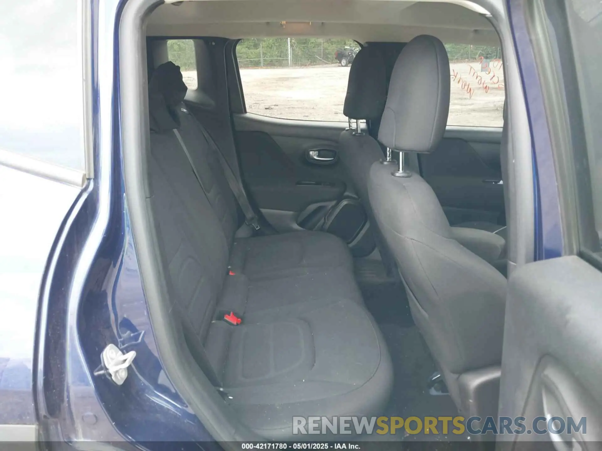 8 Photograph of a damaged car ZACNJABB1KPK20281 JEEP RENEGADE 2019