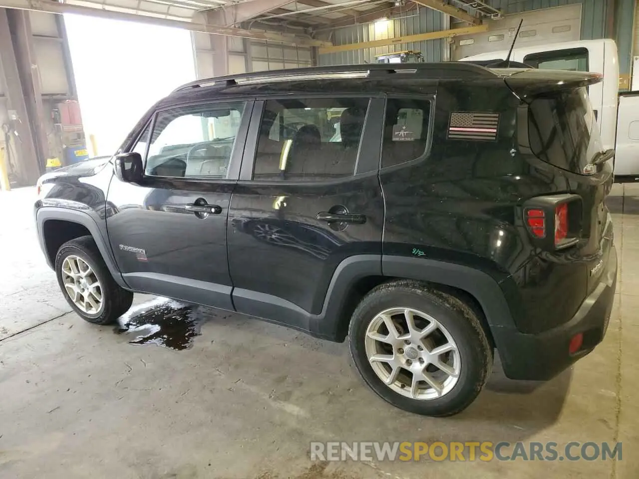 2 Photograph of a damaged car ZACNJABB1KPK47108 JEEP RENEGADE 2019