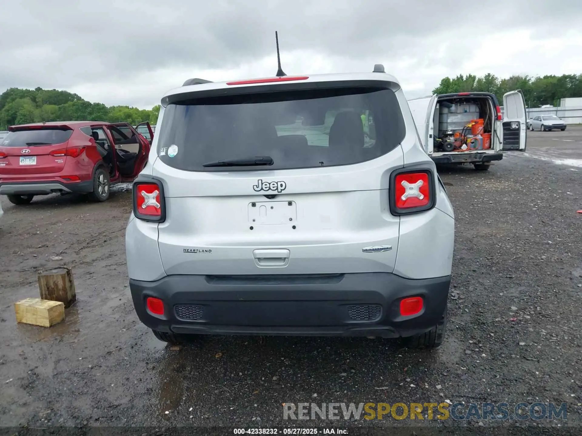 17 Photograph of a damaged car ZACNJABB2KPJ73343 JEEP RENEGADE 2019