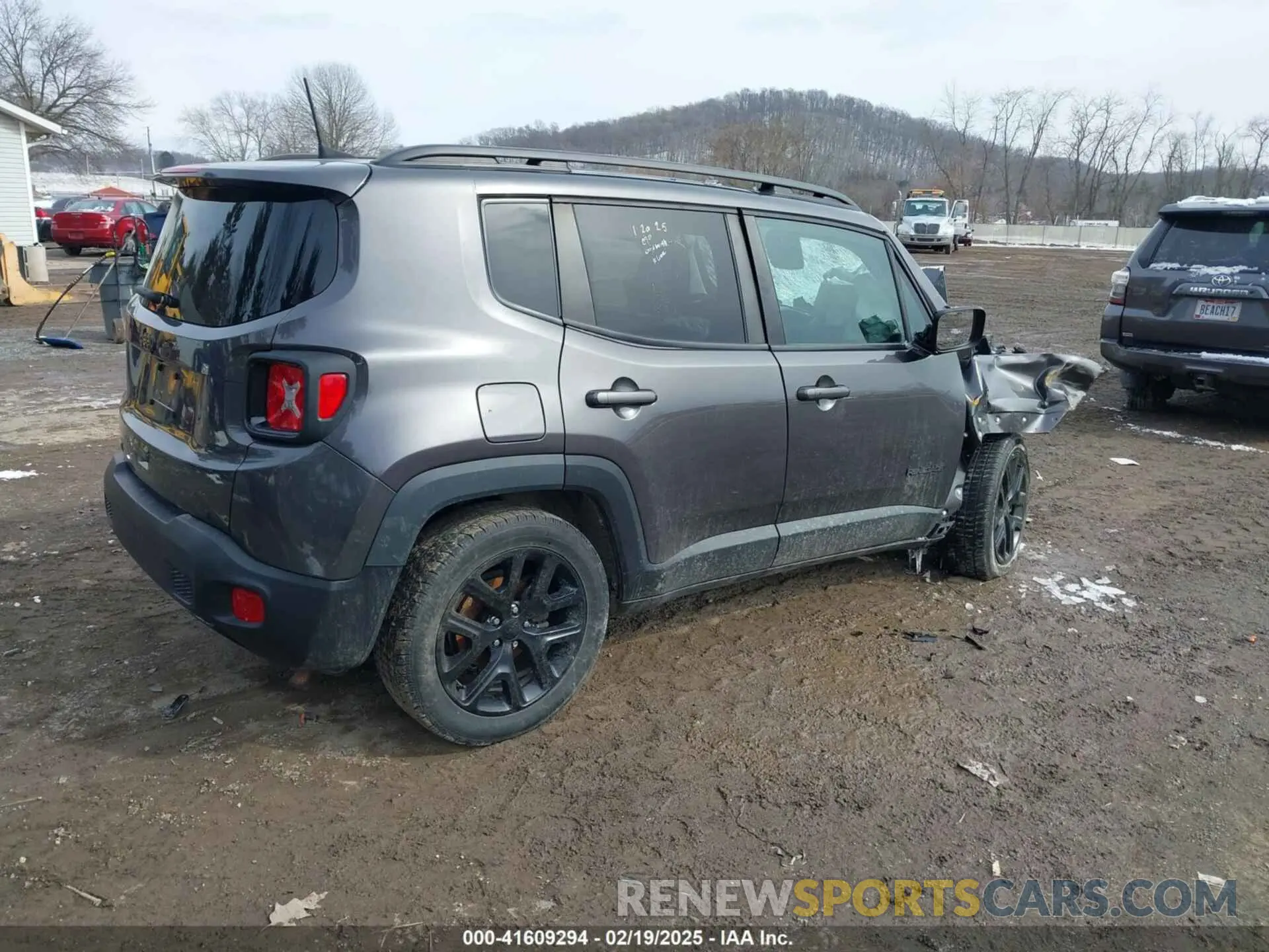4 Photograph of a damaged car ZACNJABB2KPJ74329 JEEP RENEGADE 2019