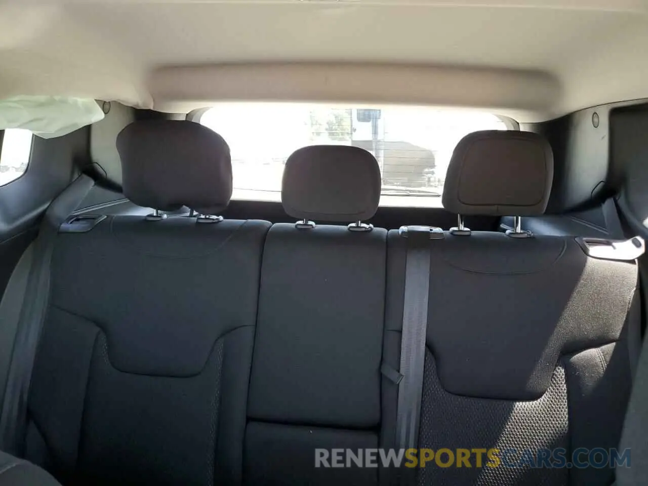 10 Photograph of a damaged car ZACNJABB2KPK64080 JEEP RENEGADE 2019