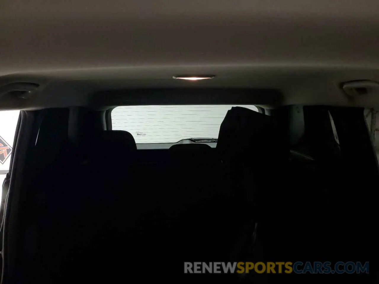10 Photograph of a damaged car ZACNJABB2KPK87648 JEEP RENEGADE 2019