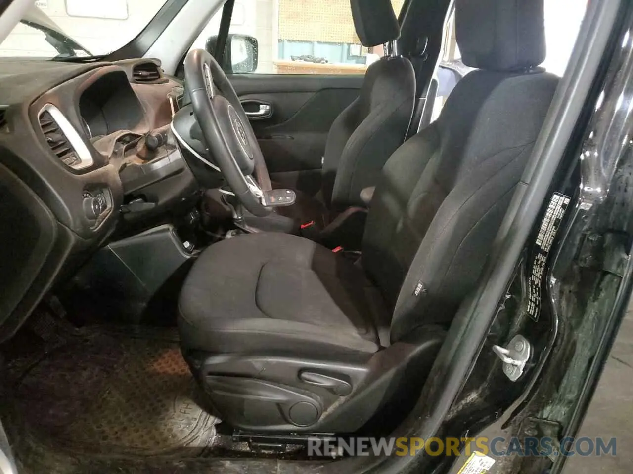 7 Photograph of a damaged car ZACNJABB2KPK87648 JEEP RENEGADE 2019