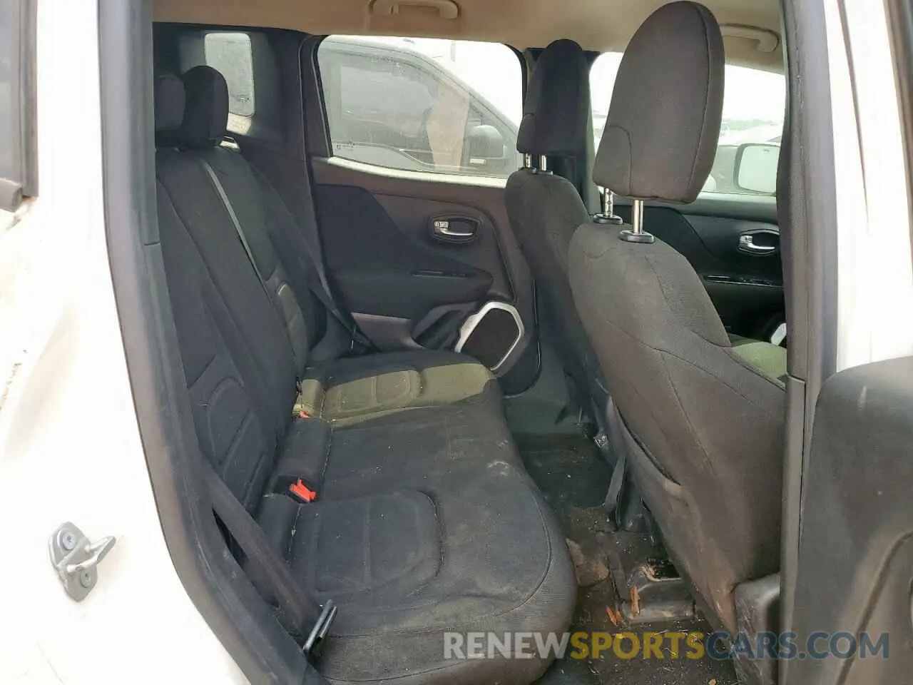 10 Photograph of a damaged car ZACNJABB4KPK01448 JEEP RENEGADE 2019