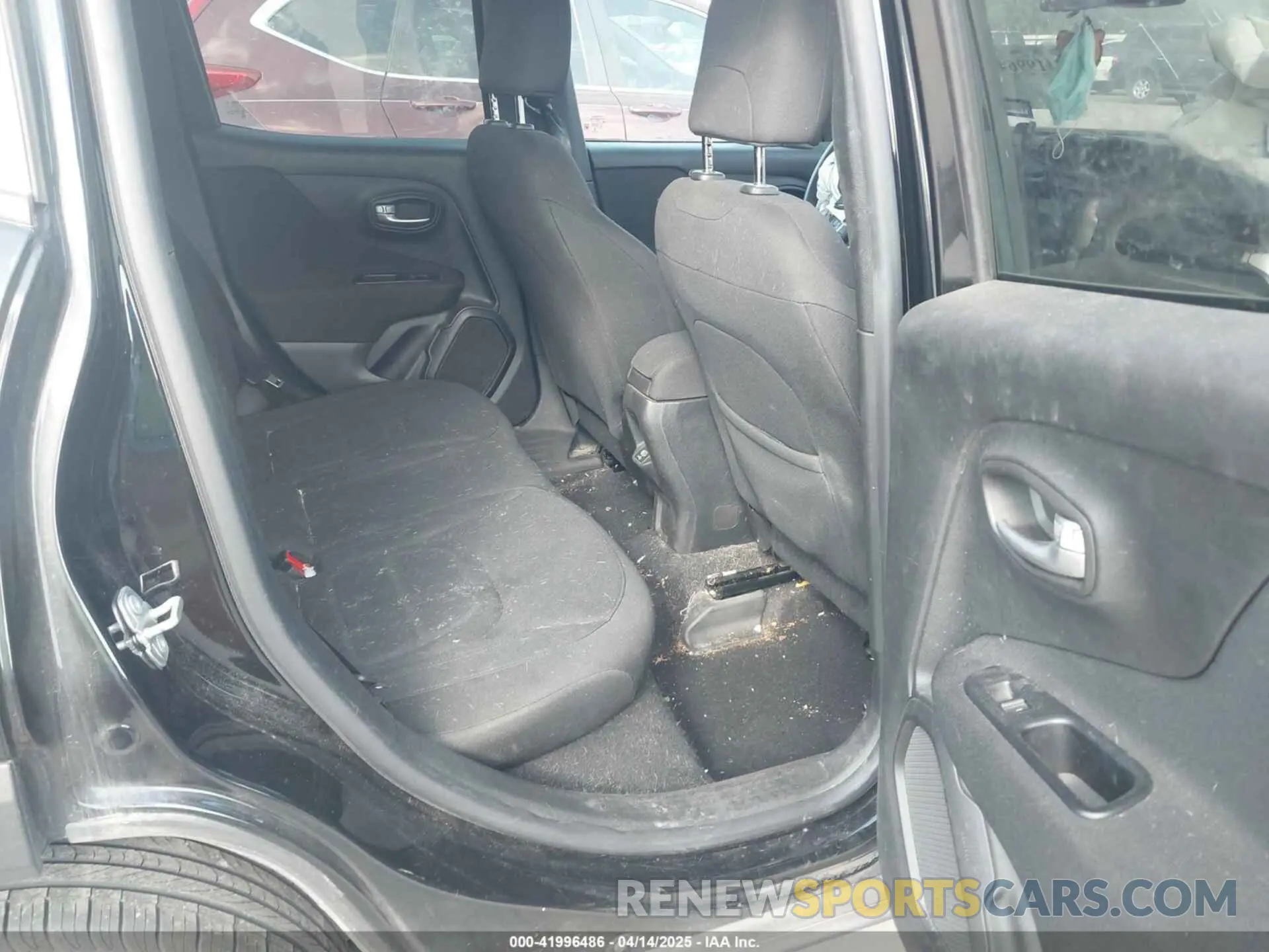 8 Photograph of a damaged car ZACNJABB4KPK93631 JEEP RENEGADE 2019
