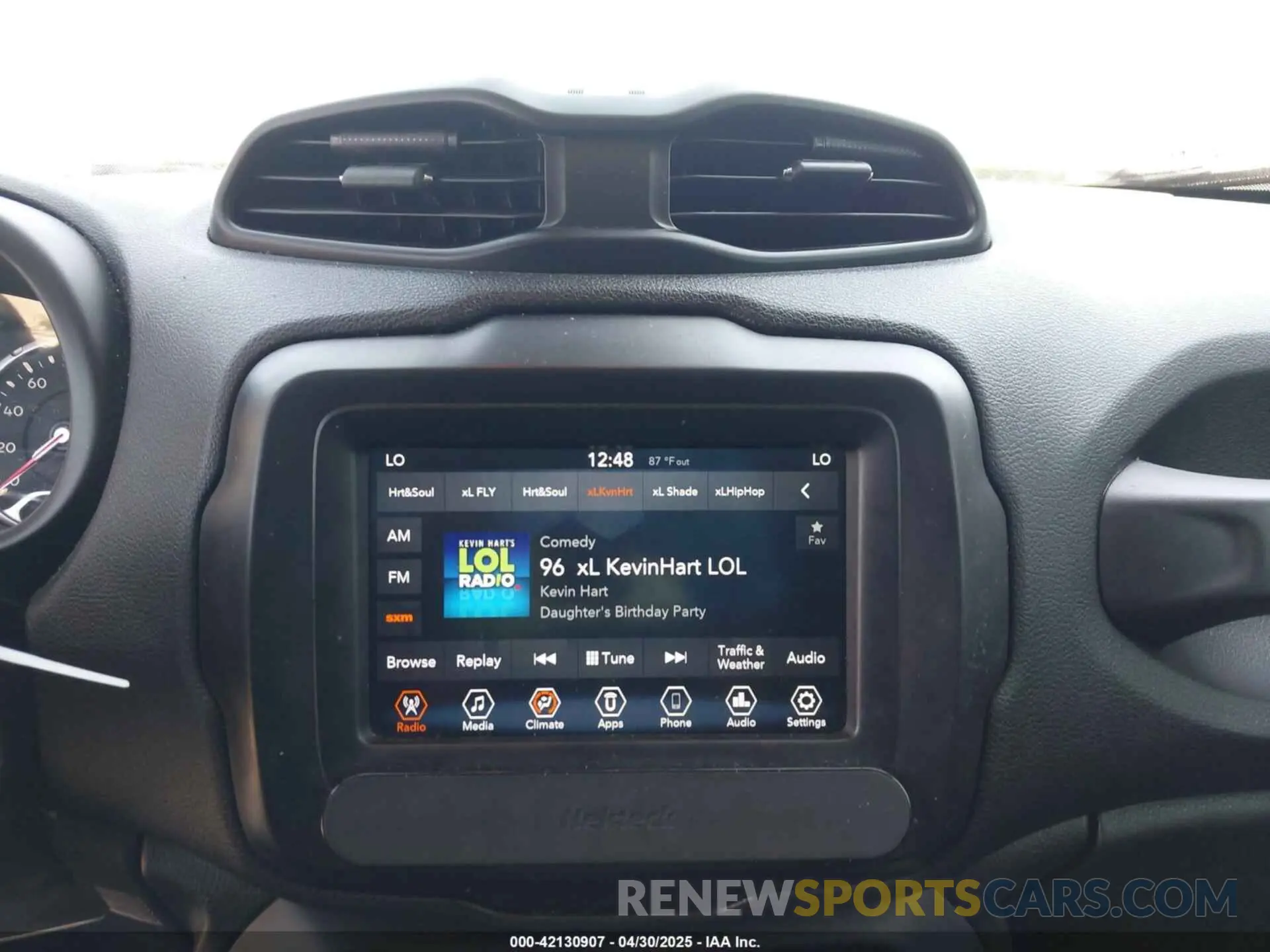 18 Photograph of a damaged car ZACNJABB5KPJ73689 JEEP RENEGADE 2019