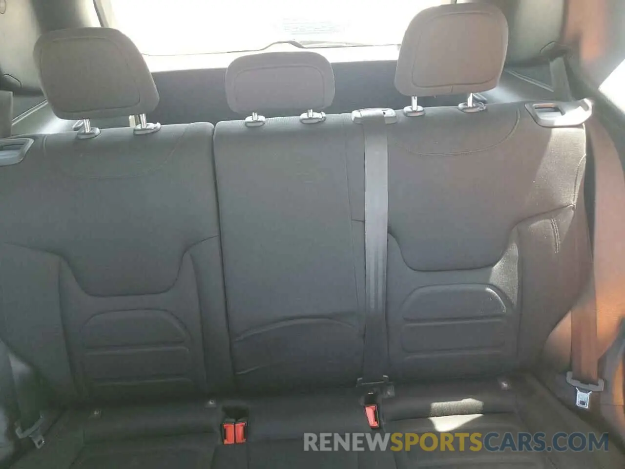 10 Photograph of a damaged car ZACNJABB5KPJ84904 JEEP RENEGADE 2019