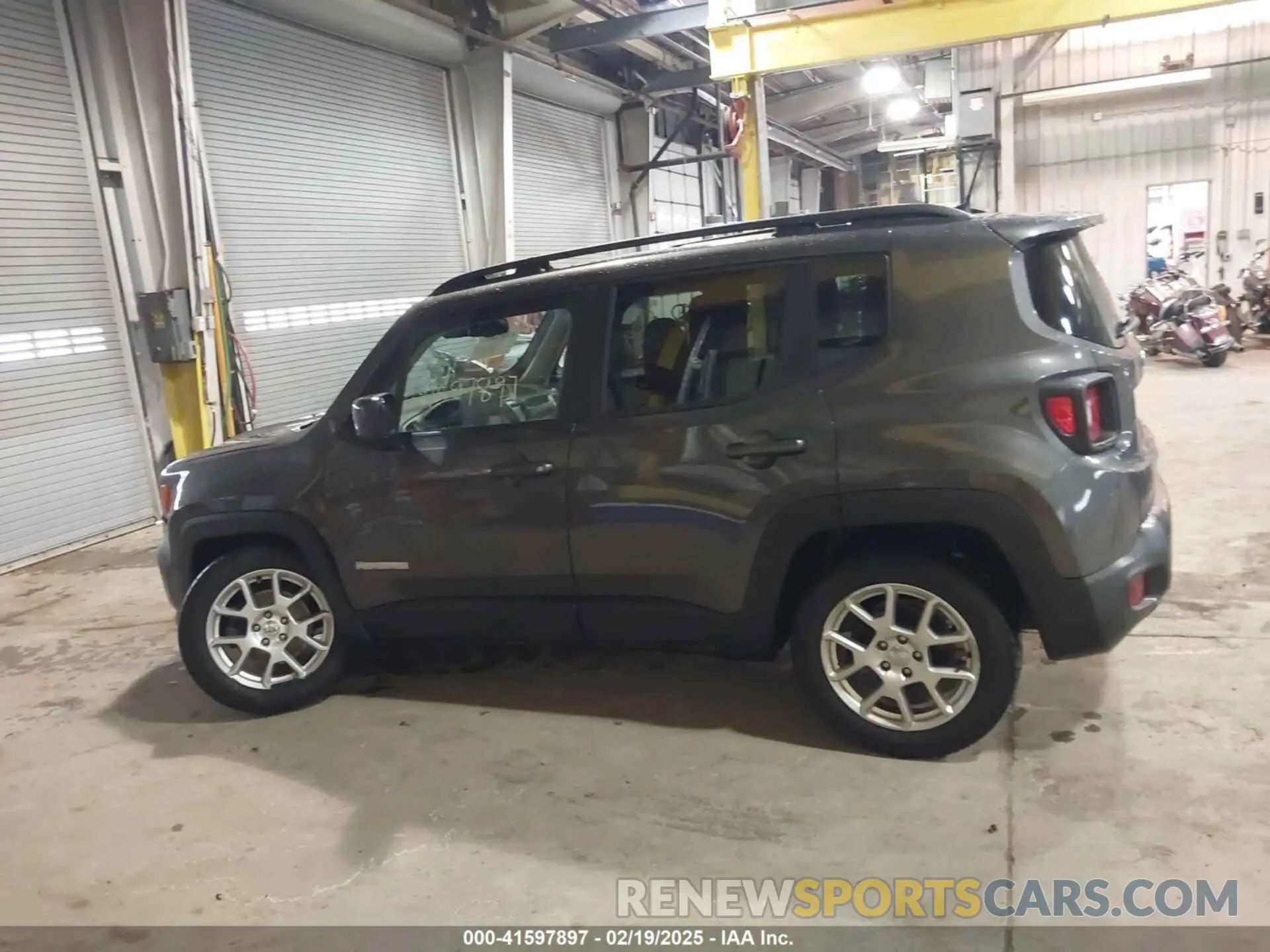 14 Photograph of a damaged car ZACNJABB6KPJ93773 JEEP RENEGADE 2019