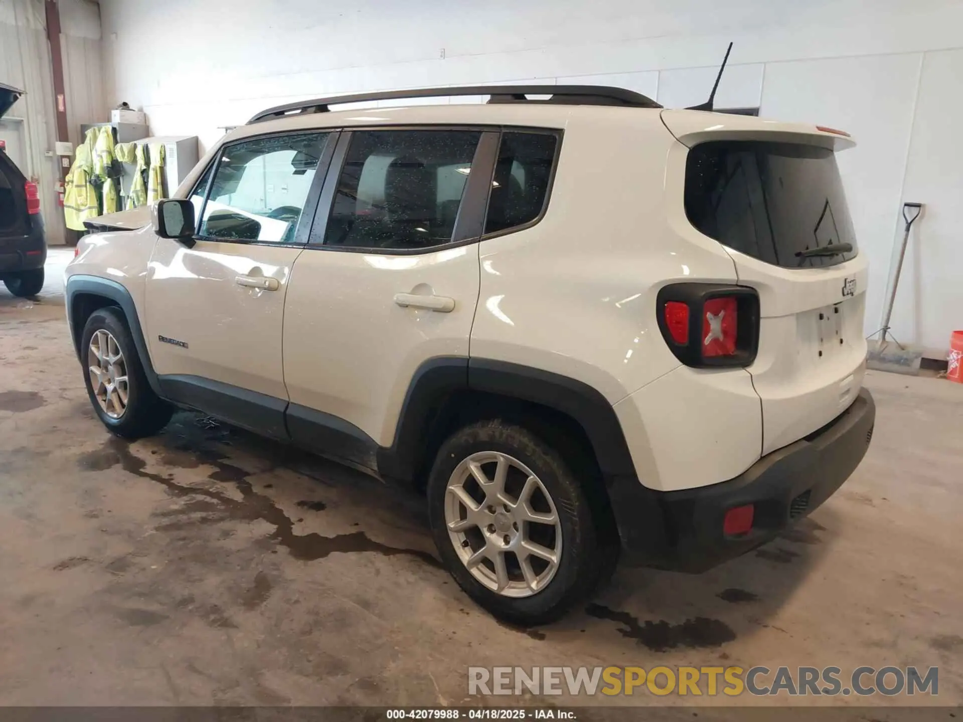 3 Photograph of a damaged car ZACNJABB6KPK21894 JEEP RENEGADE 2019
