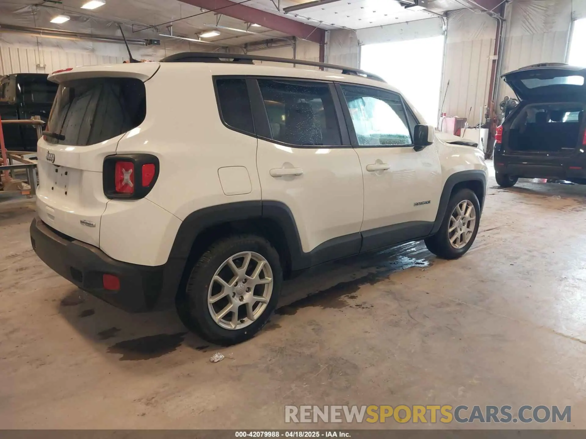 4 Photograph of a damaged car ZACNJABB6KPK21894 JEEP RENEGADE 2019