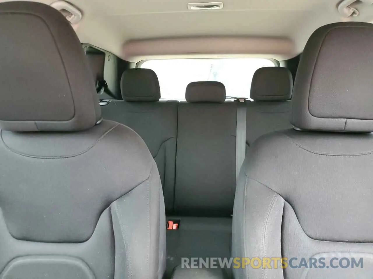 10 Photograph of a damaged car ZACNJABB6KPK52739 JEEP RENEGADE 2019