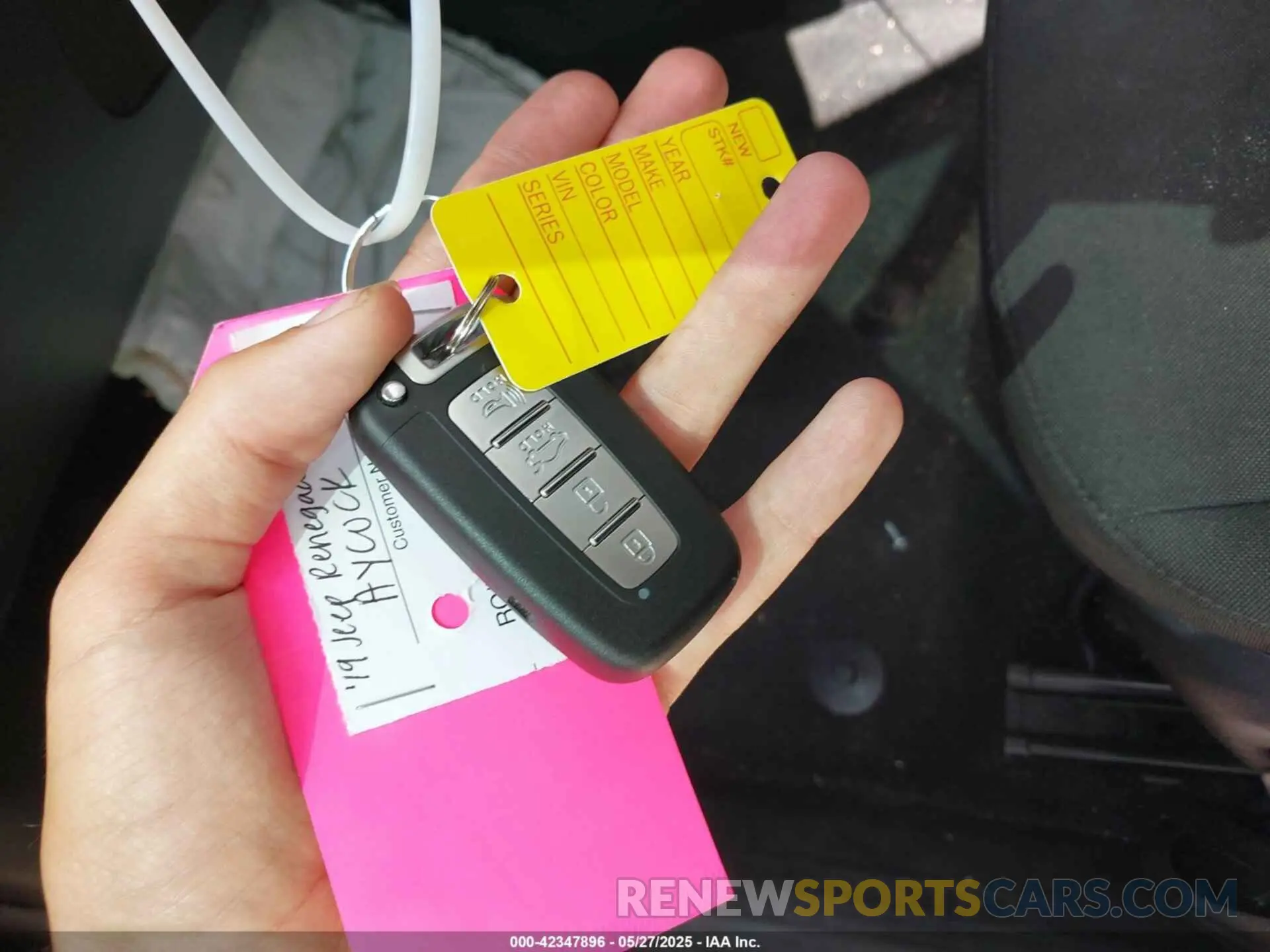 11 Photograph of a damaged car ZACNJABB6KPK90634 JEEP RENEGADE 2019