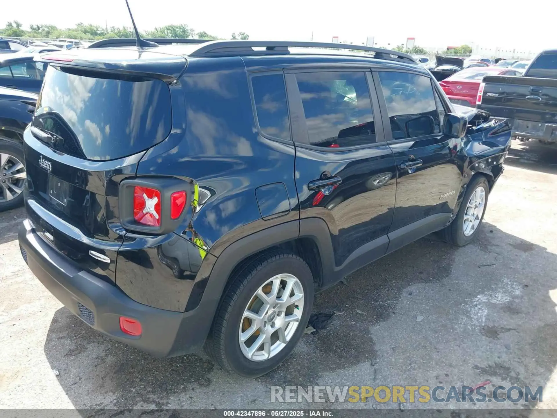4 Photograph of a damaged car ZACNJABB6KPK90634 JEEP RENEGADE 2019