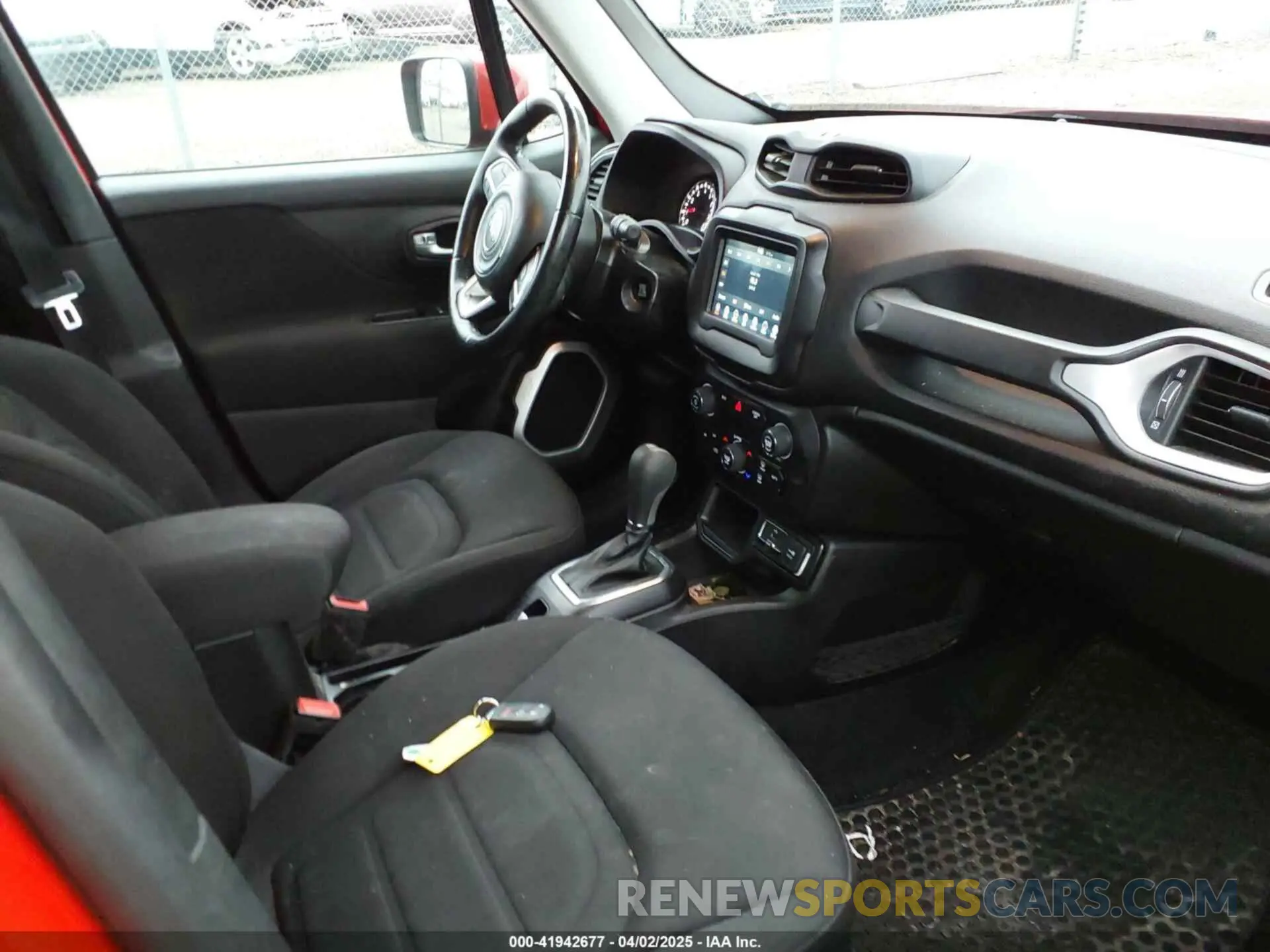 5 Photograph of a damaged car ZACNJABB7KPK32693 JEEP RENEGADE 2019