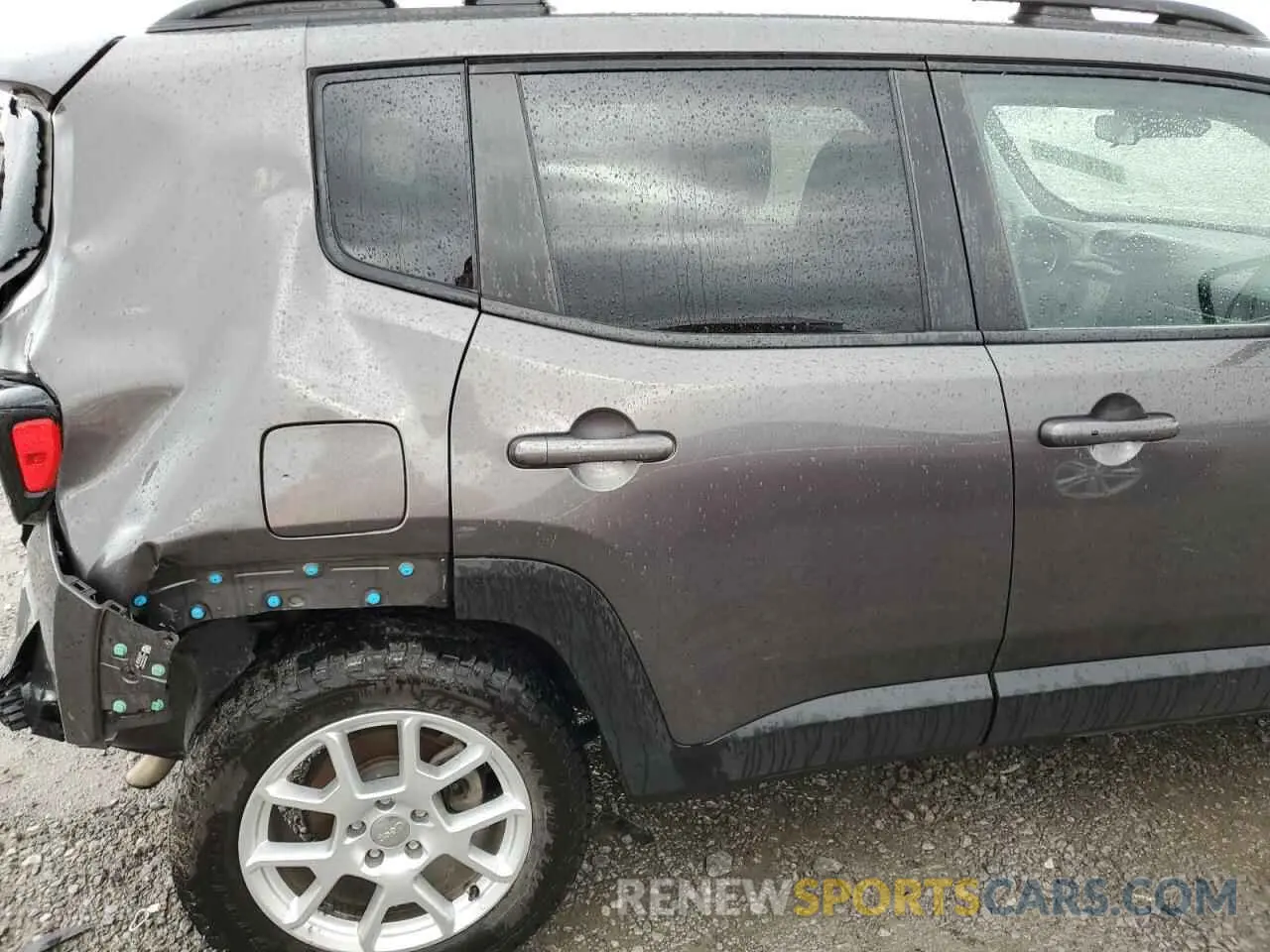 10 Photograph of a damaged car ZACNJABB7KPK90724 JEEP RENEGADE 2019
