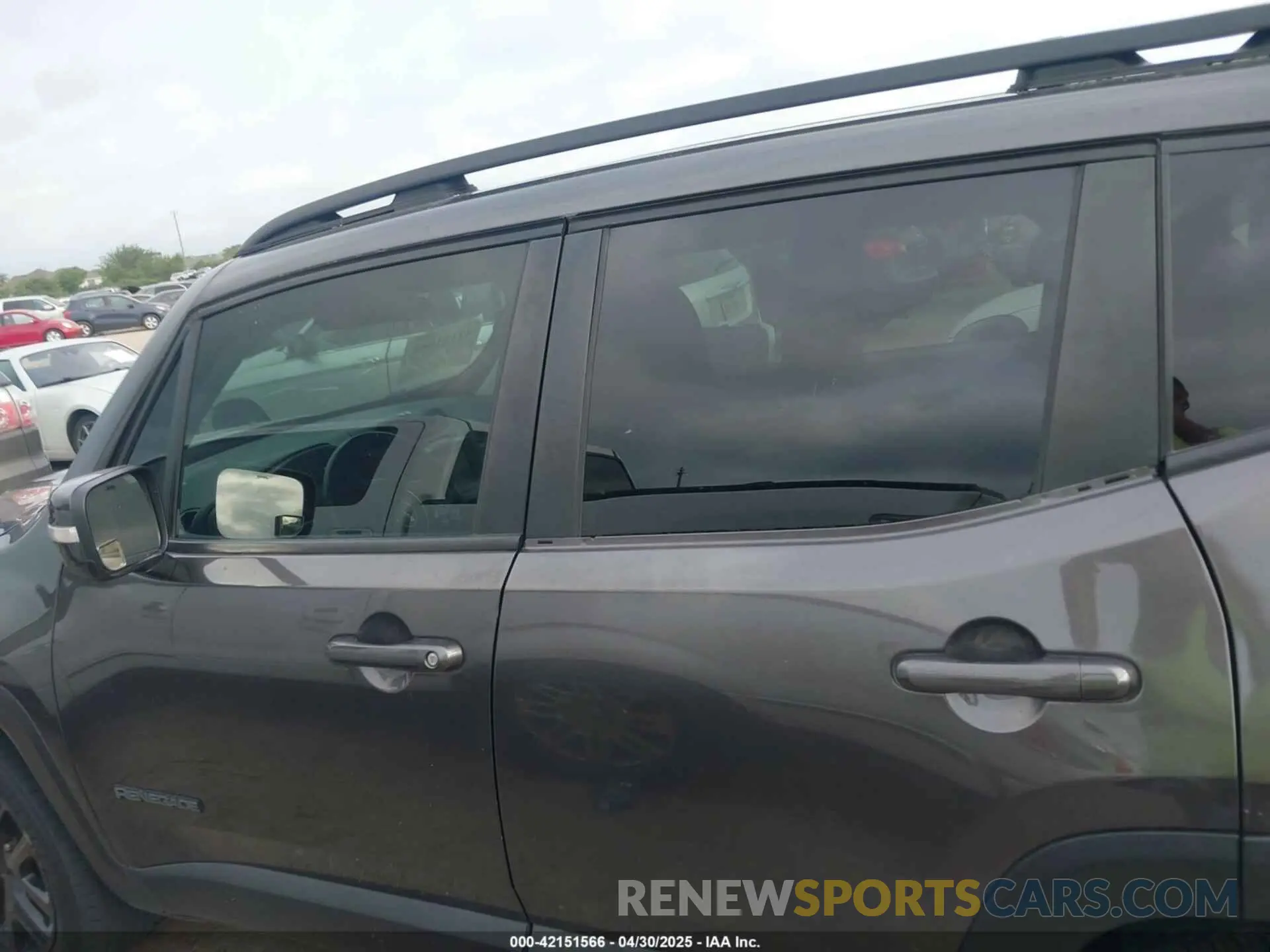 13 Photograph of a damaged car ZACNJABBXKPJ76703 JEEP RENEGADE 2019