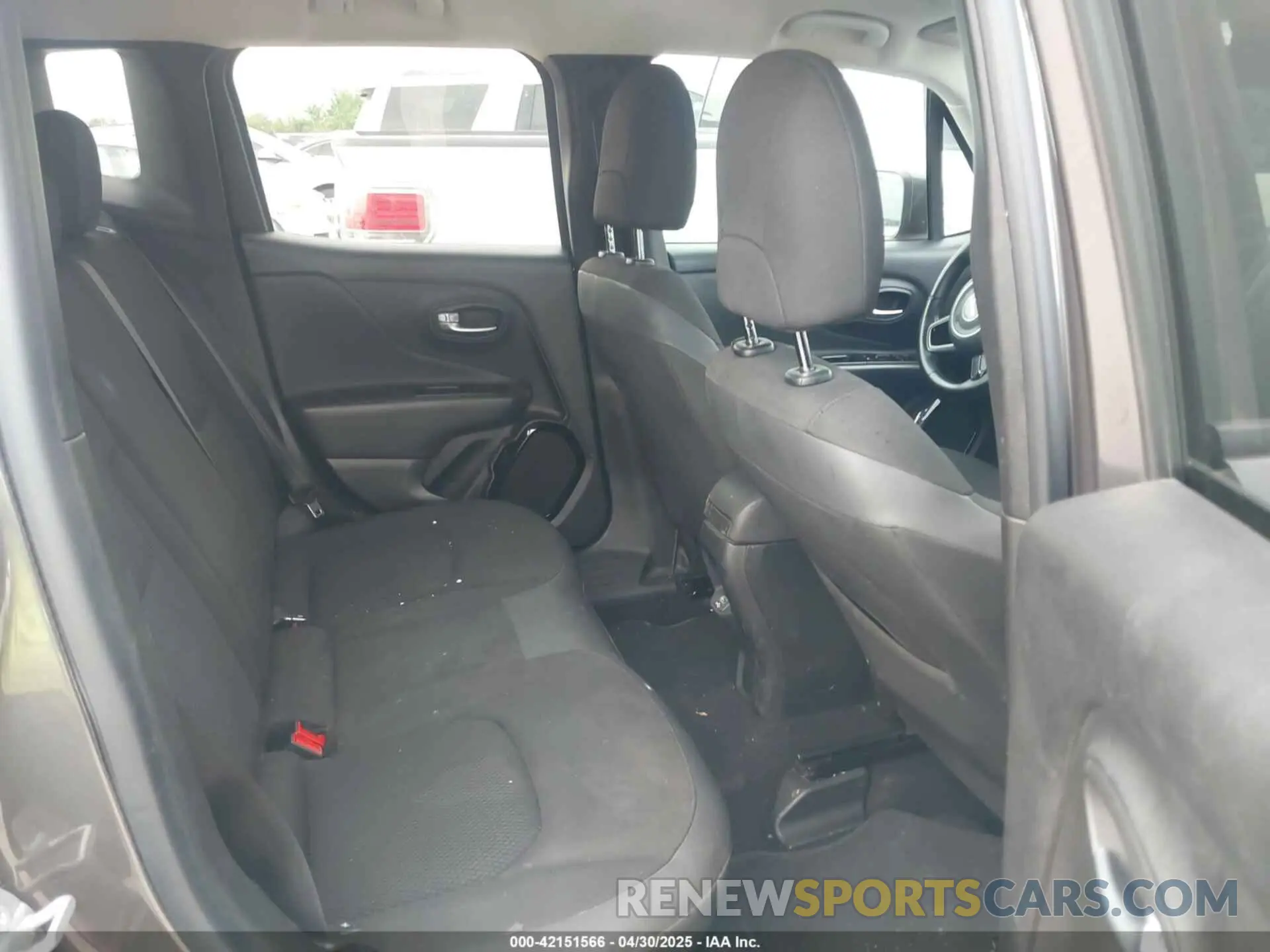 8 Photograph of a damaged car ZACNJABBXKPJ76703 JEEP RENEGADE 2019