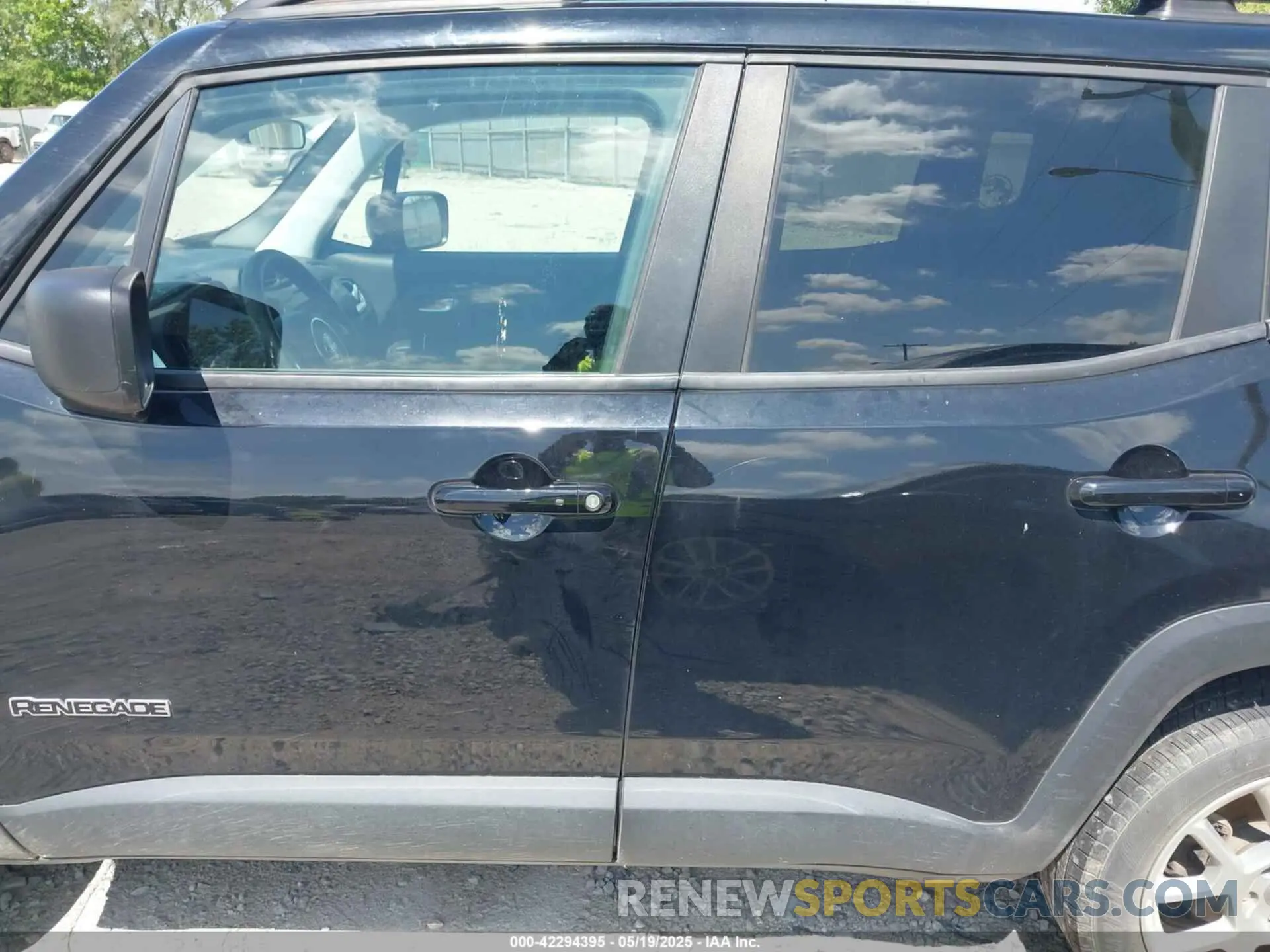 14 Photograph of a damaged car ZACNJBA17KPJ98673 JEEP RENEGADE 2019